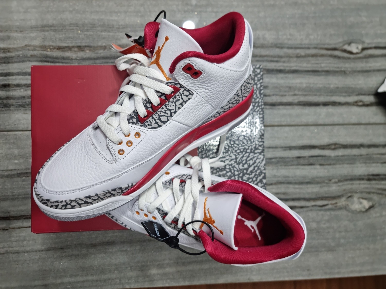 Jordan 3 Retro Cardinal Red 착용 스타일 - 1