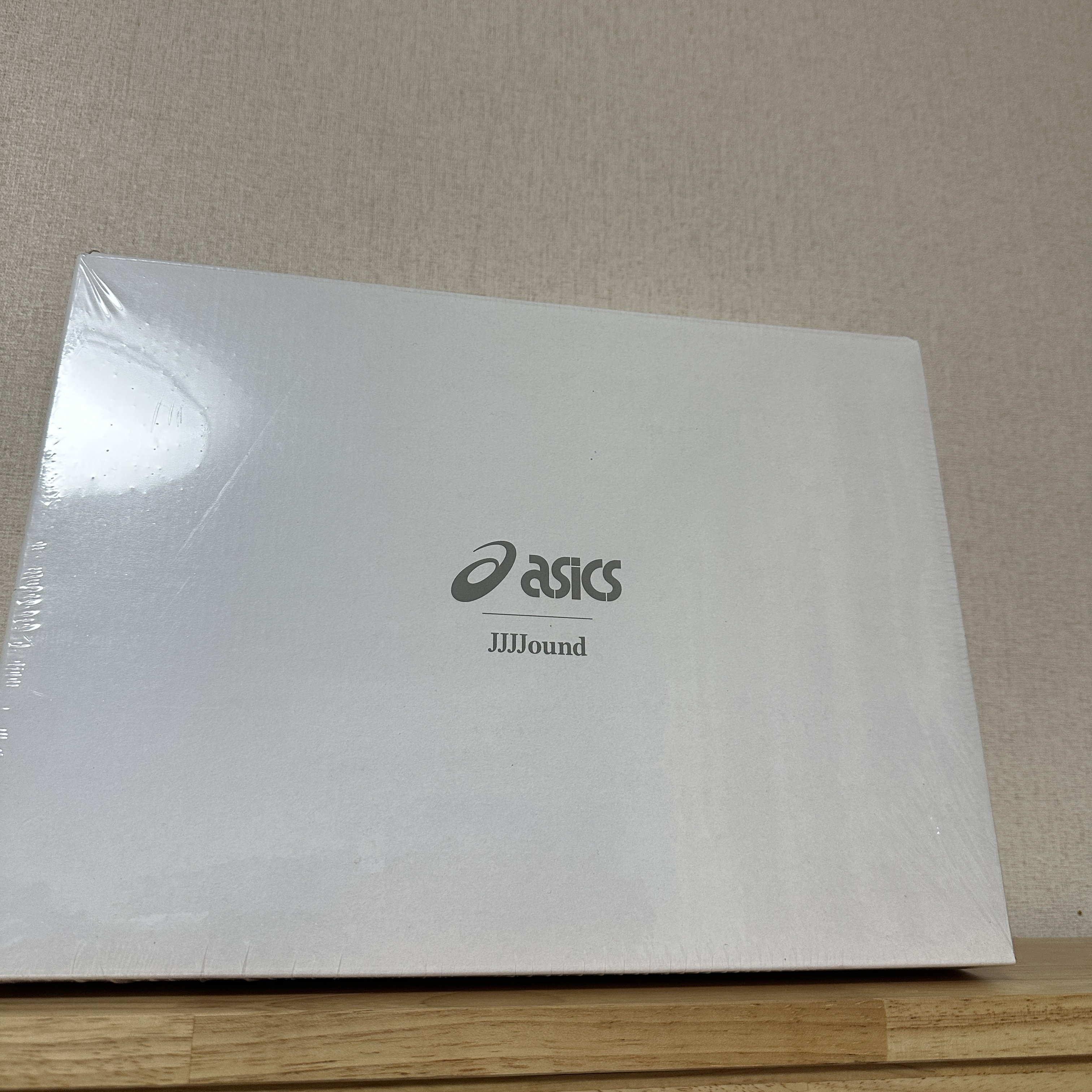 Asics x JJJJound Gel-Kayano 14 Silver White 착용 스타일 - 3