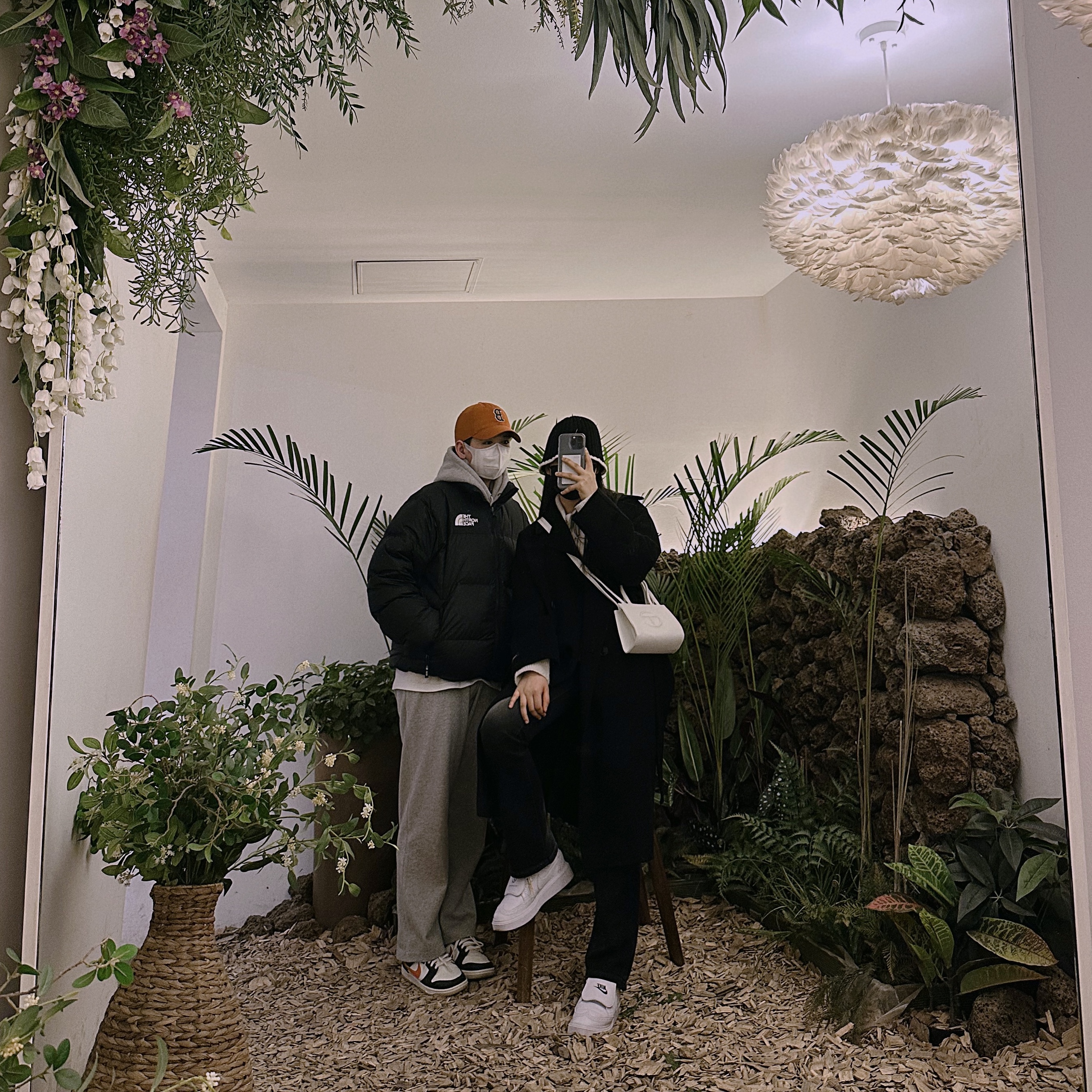 Telfar Small Shopping Bag White, Nike x Peaceminusone Kwondo1 White 착용 스타일