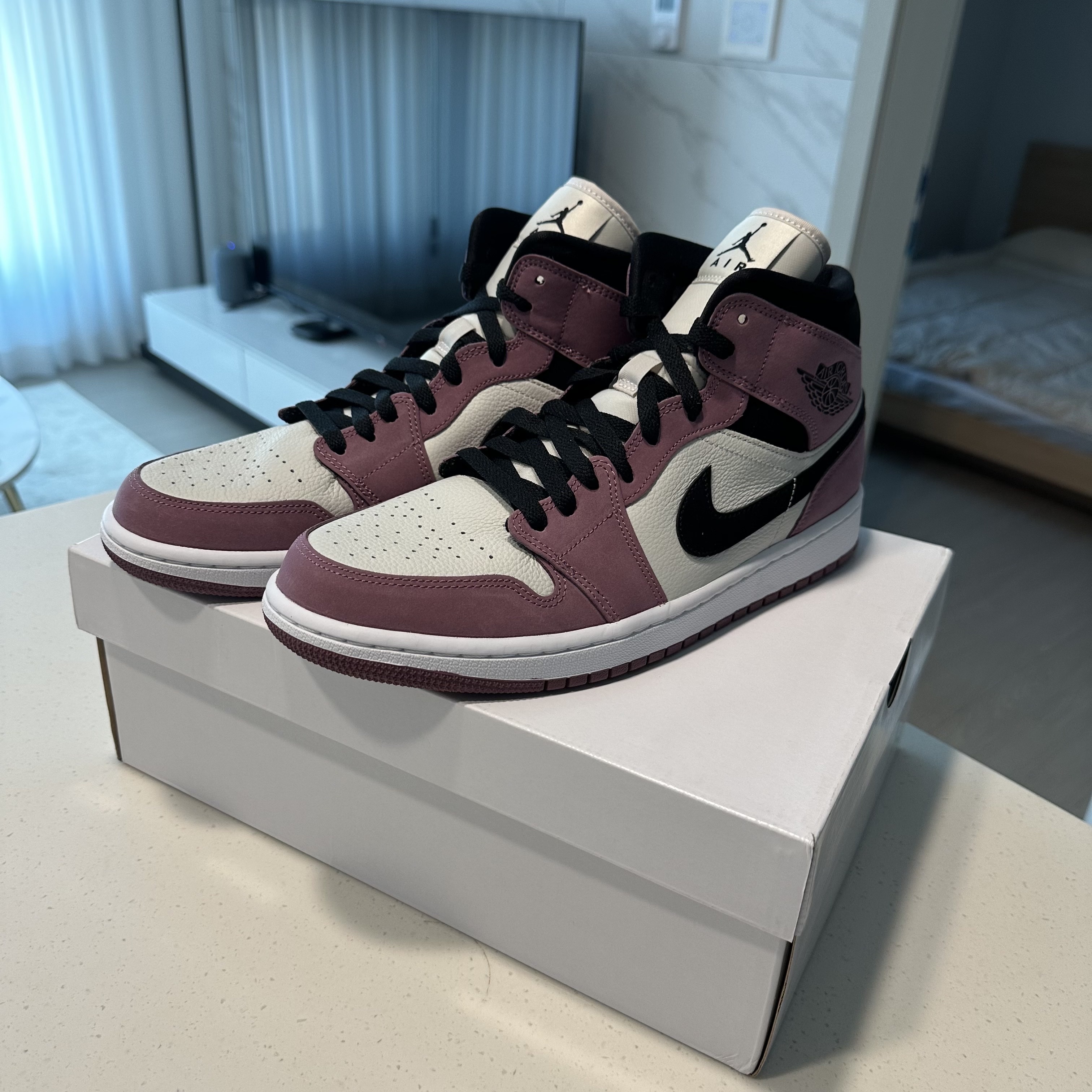 (W) Jordan 1 Mid SE Light Mulberry 착용 스타일