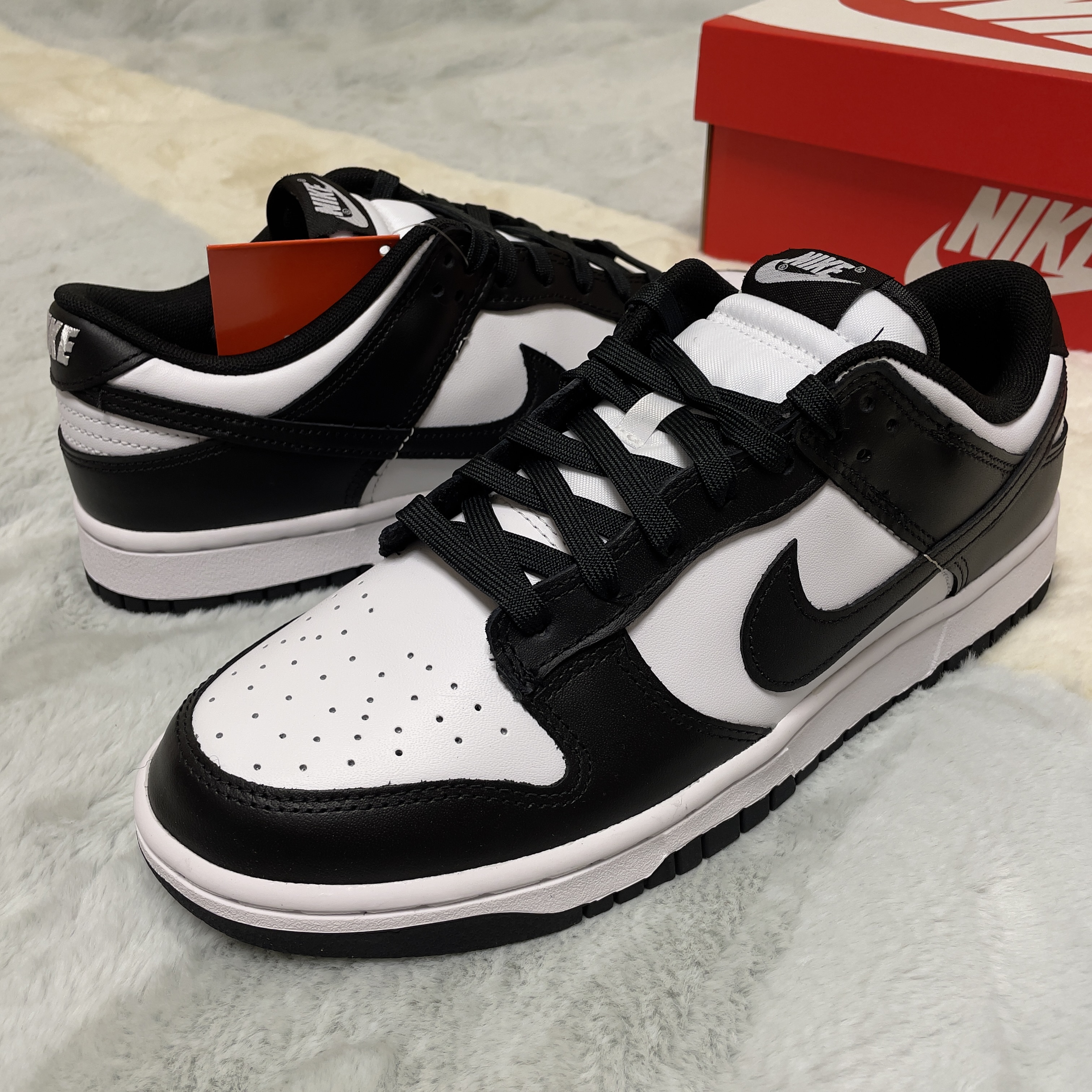 Nike Dunk Low Retro Black 착용 스타일