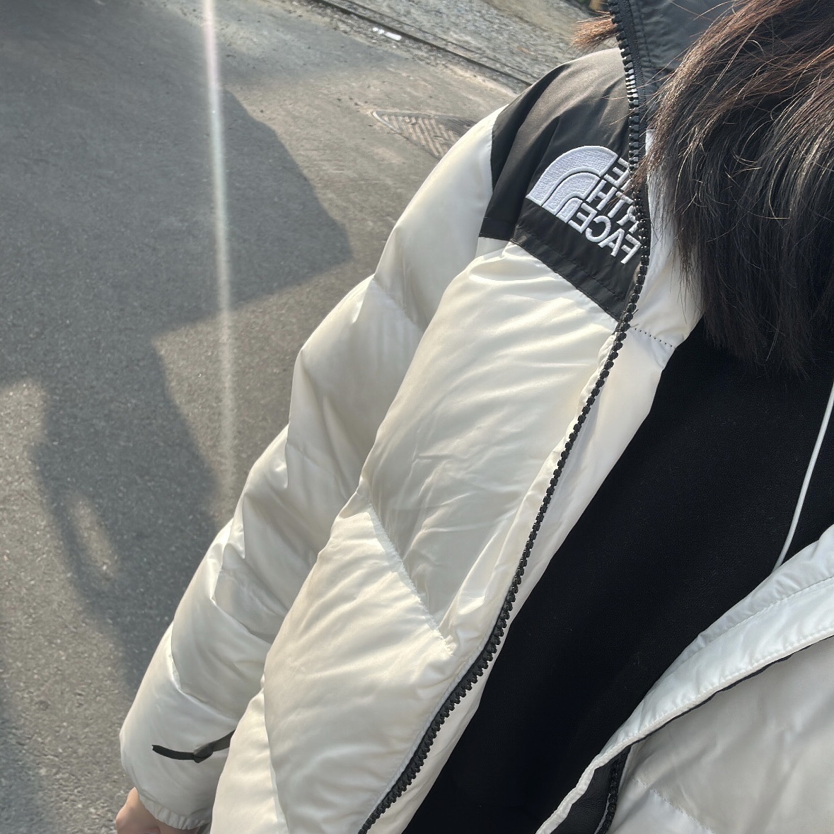 (W) The North Face Nuptse Hybrid Down Ball Jacket Ivory 착용 스타일