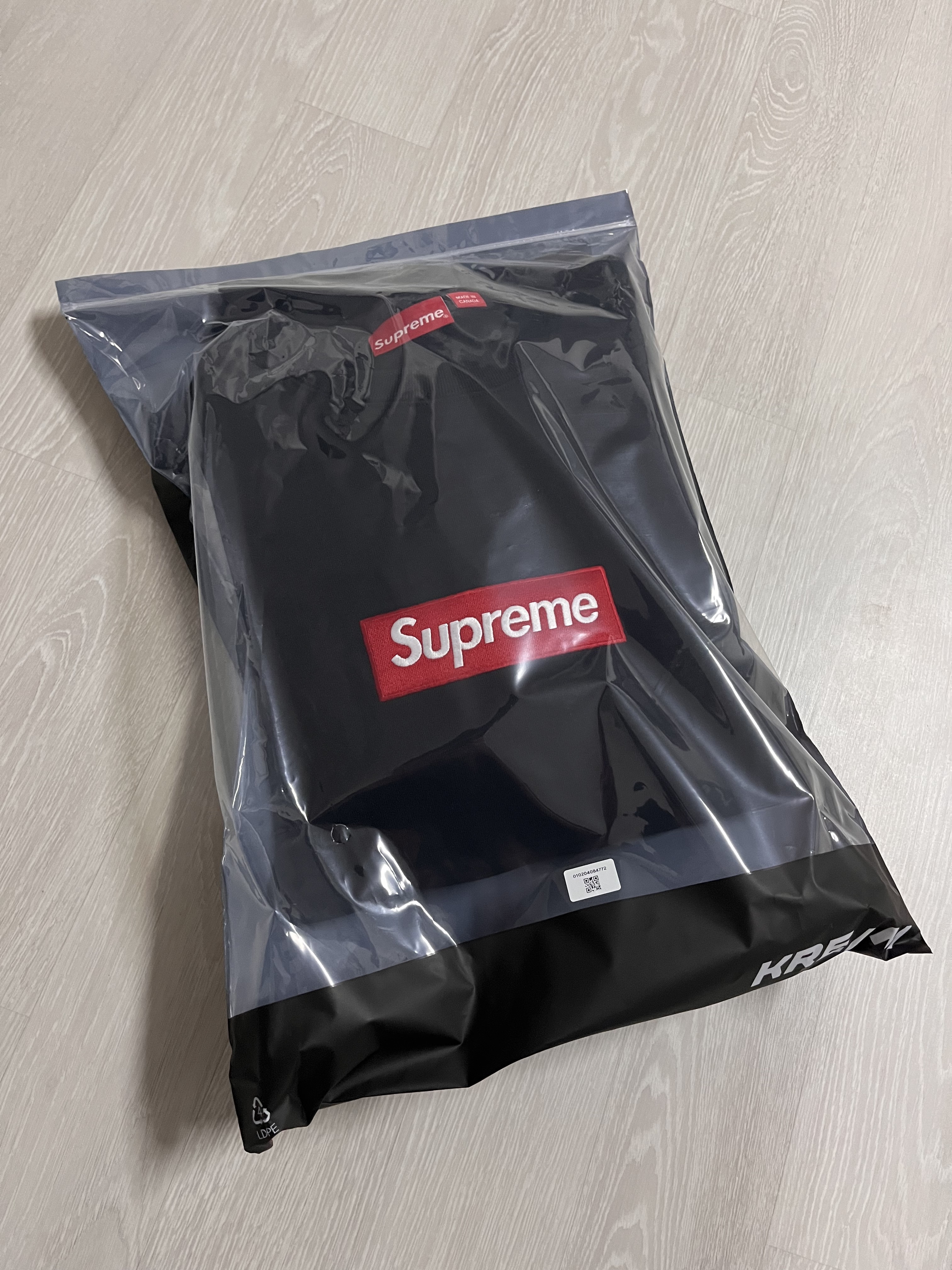 Supreme Box Logo Crewneck Black - 22FW 착용 스타일 - 3