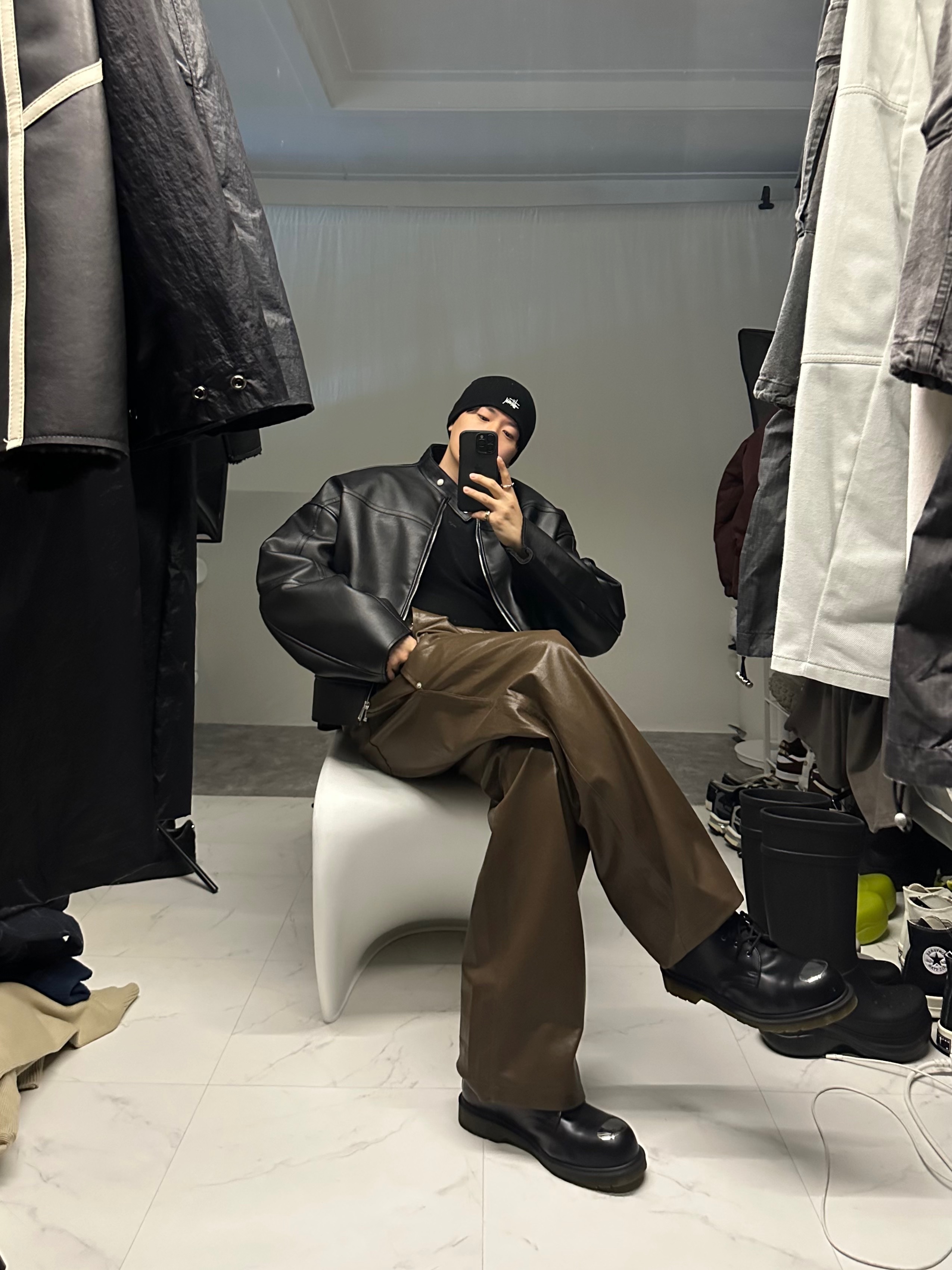 Stussy Basic Skullcap Beanie Black, Dr. Martens x Our Legacy 1461 Work Shop DOC Black 착용 스타일 - 1
