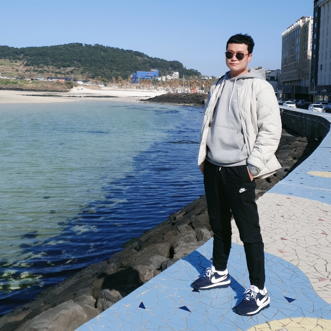 Nike x Sacai x Fragment LDWaffle Blackened Blue, Nike NRG Solo Swoosh Fleece Hoodie Dark Grey Heather - Asia 착용 스타일