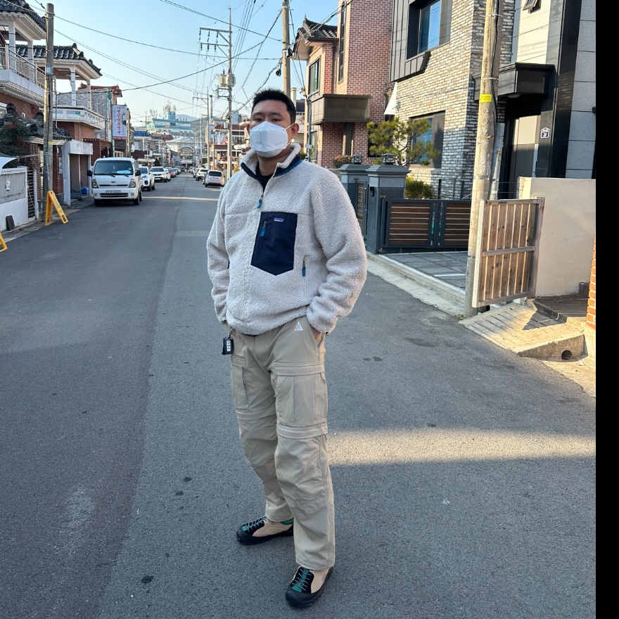 Nike ACG Smith Summit Pants Khaki - US/EU, Patagonia Classic Retro-X Jacket Natural 착용 스타일
