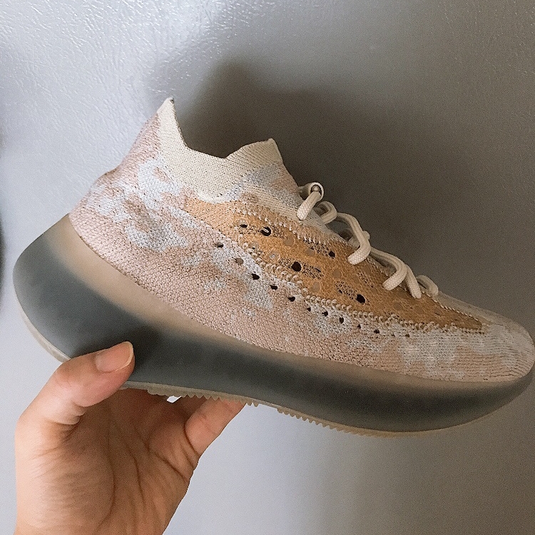 Adidas Yeezy Boost 380 Pepper - Non-Reflective 착용 스타일