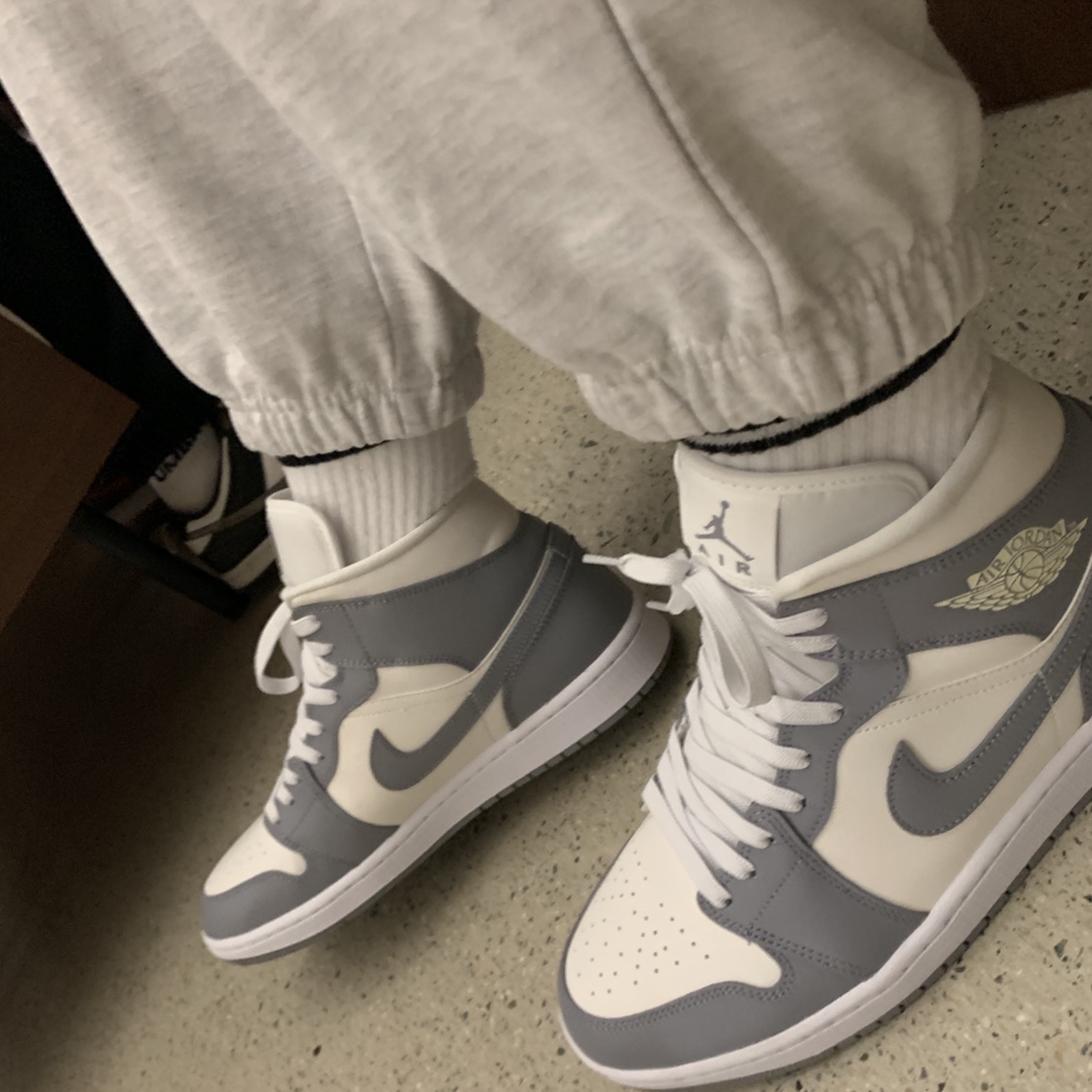 (W) Jordan 1 Mid Sail Stealth 착용 스타일