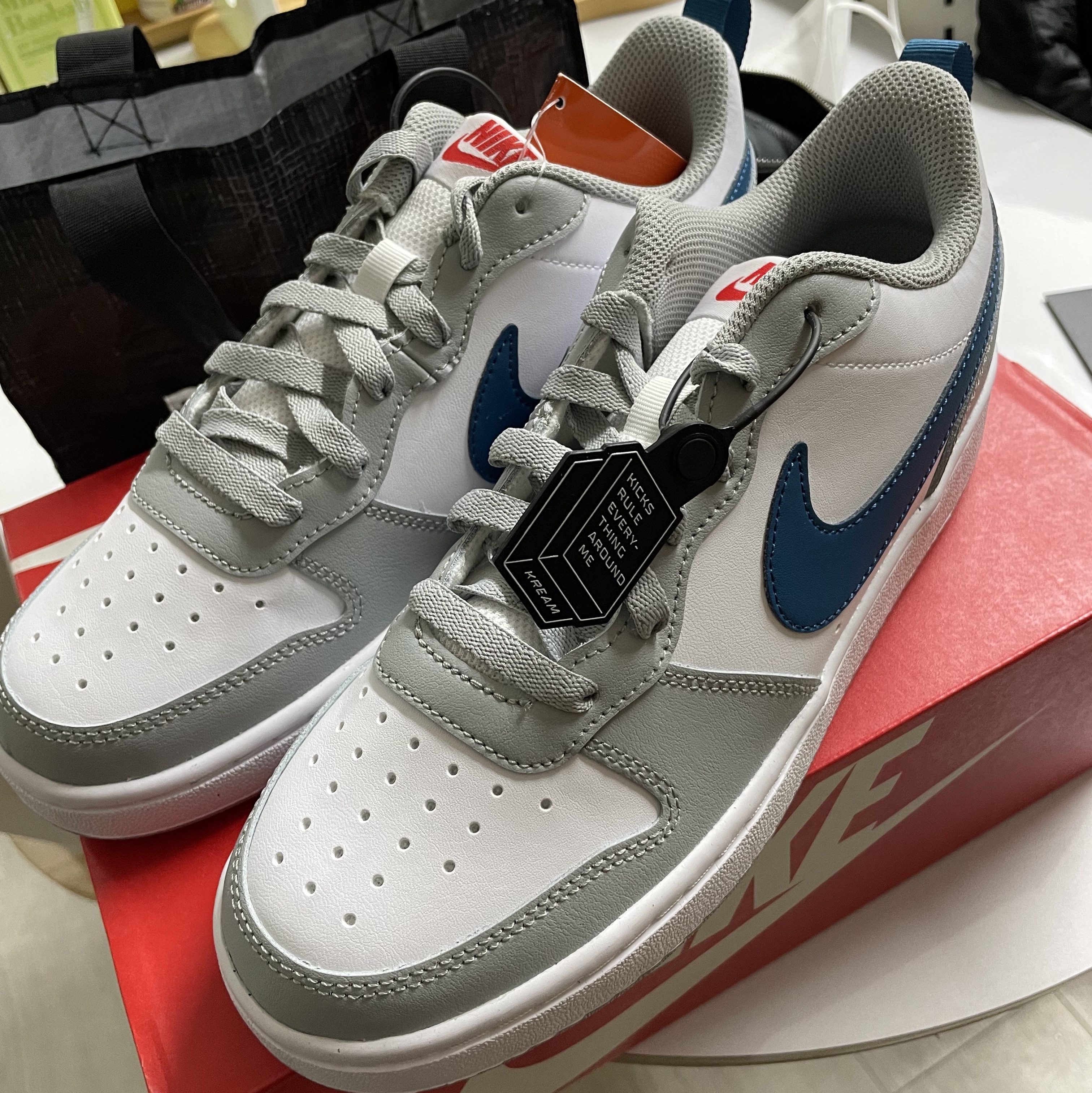 (GS) Nike Court Borough Low 2 Light Smoke Grey 착용 스타일