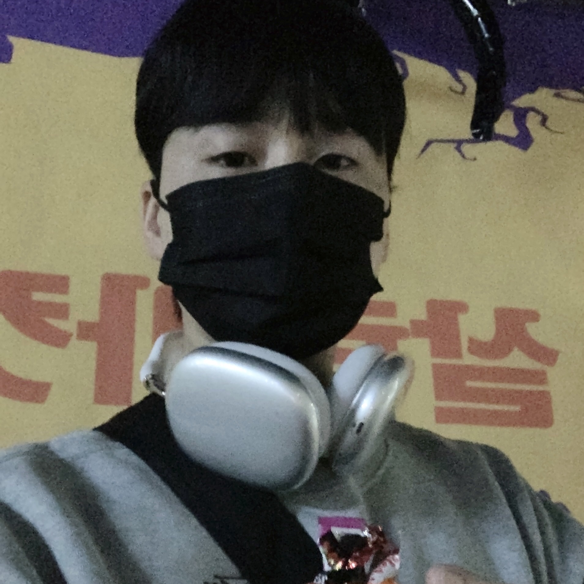 Apple AirPods Max Lightning Silver (Korean Ver.) 착용 스타일