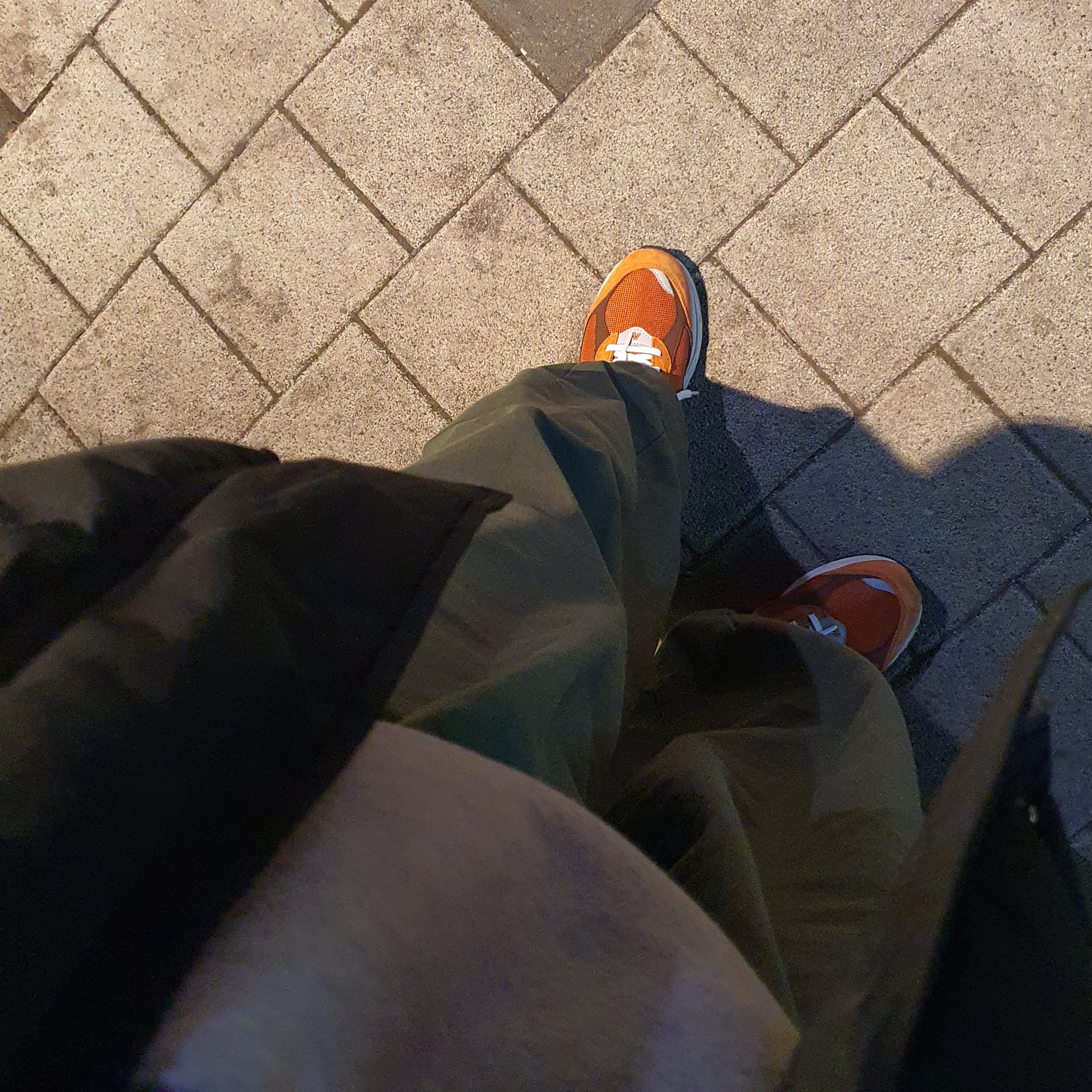 New Balance 2002R Rust Oxide 착용 스타일