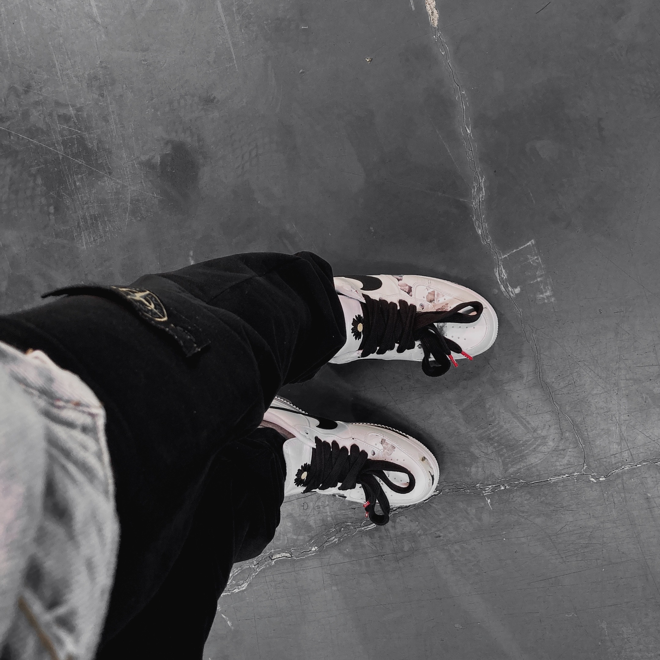 Nike x Peaceminusone Air Force 1 Low Para-Noise 2.0, Stone Island 64520 Cotton Fleece Sweatpants Black - 22FW 착용 스타일