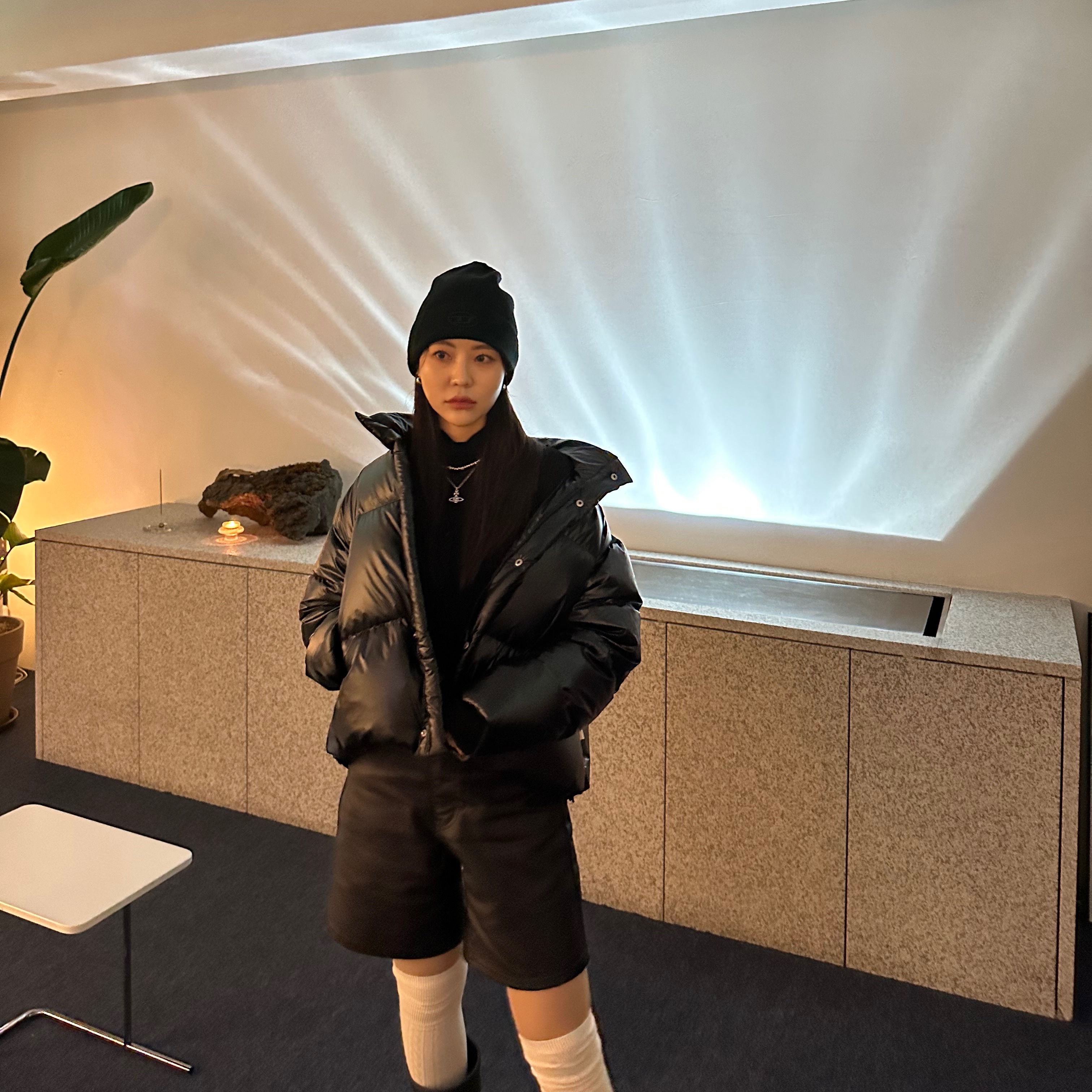 Balenciaga x Crocs Rubber Boot Black, (W) Balenciaga x Crocs Rubber Boot Black 착용 스타일 - 2