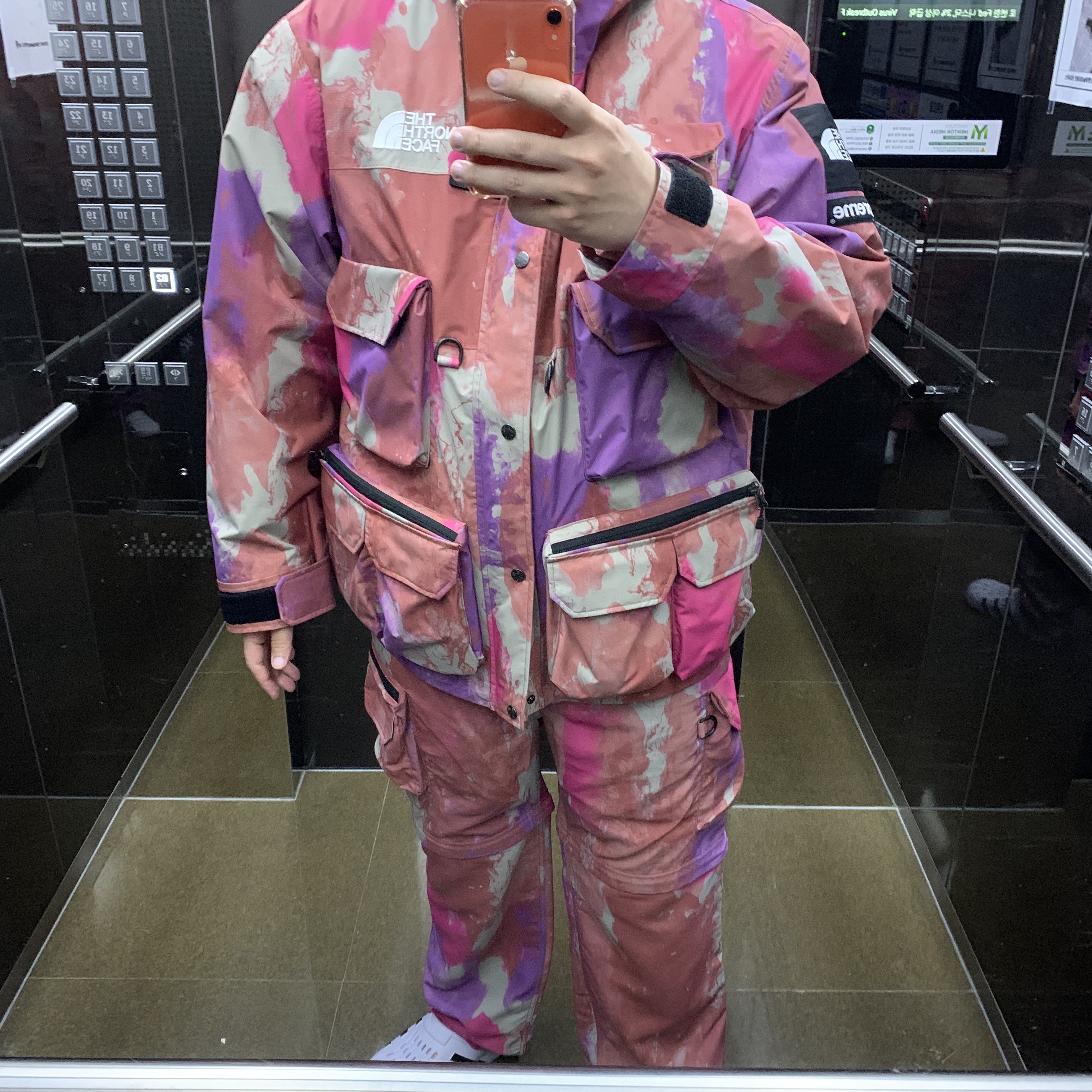 Supreme x The North Face Cargo Jacket Multi-Color - 20SS, Supreme x The North Face Belted Cargo Pants Multi-Color - 20SS 착용 스타일