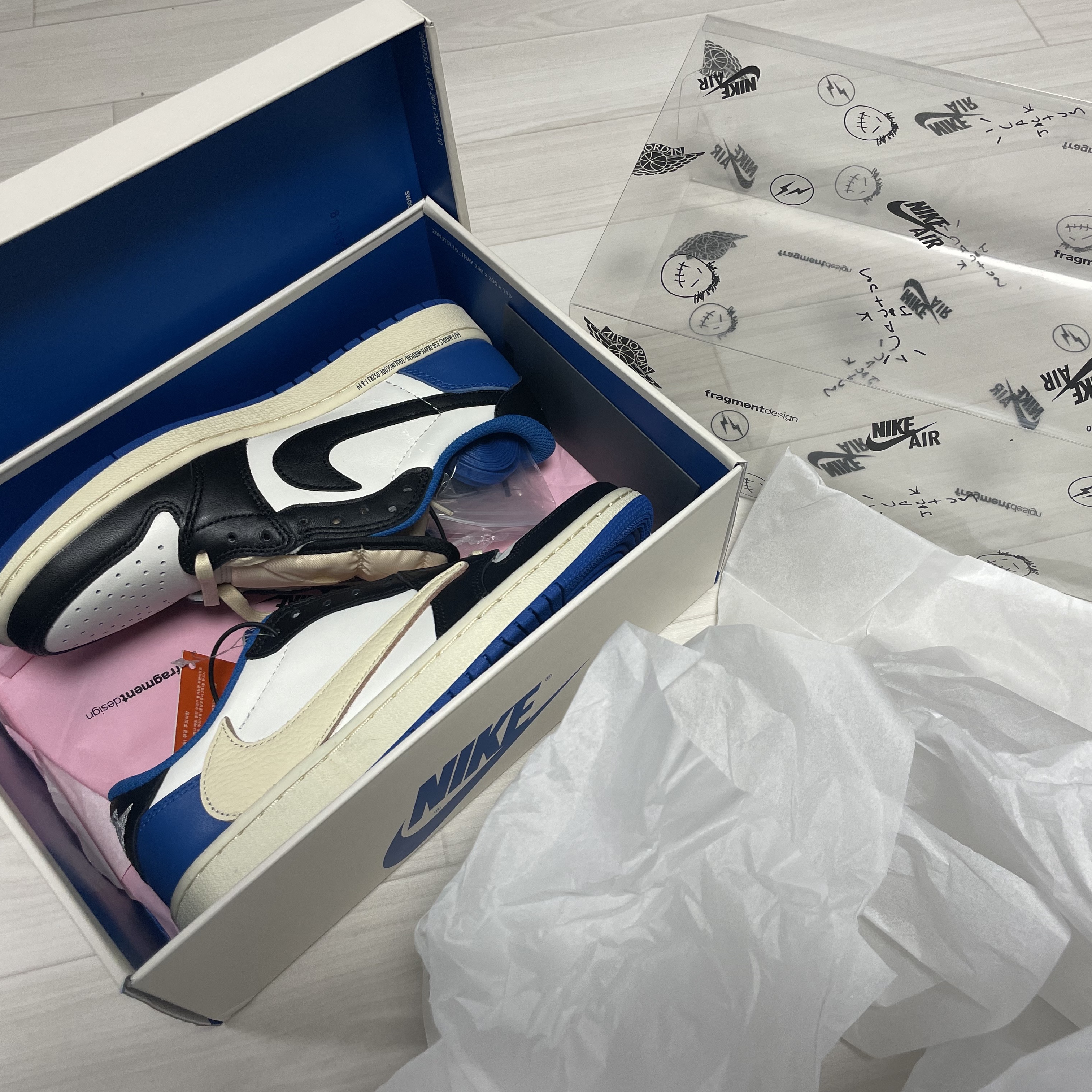 Jordan 1 x Travis Scott x Fragment Retro Low OG SP Military Blue 착용 스타일 - 3