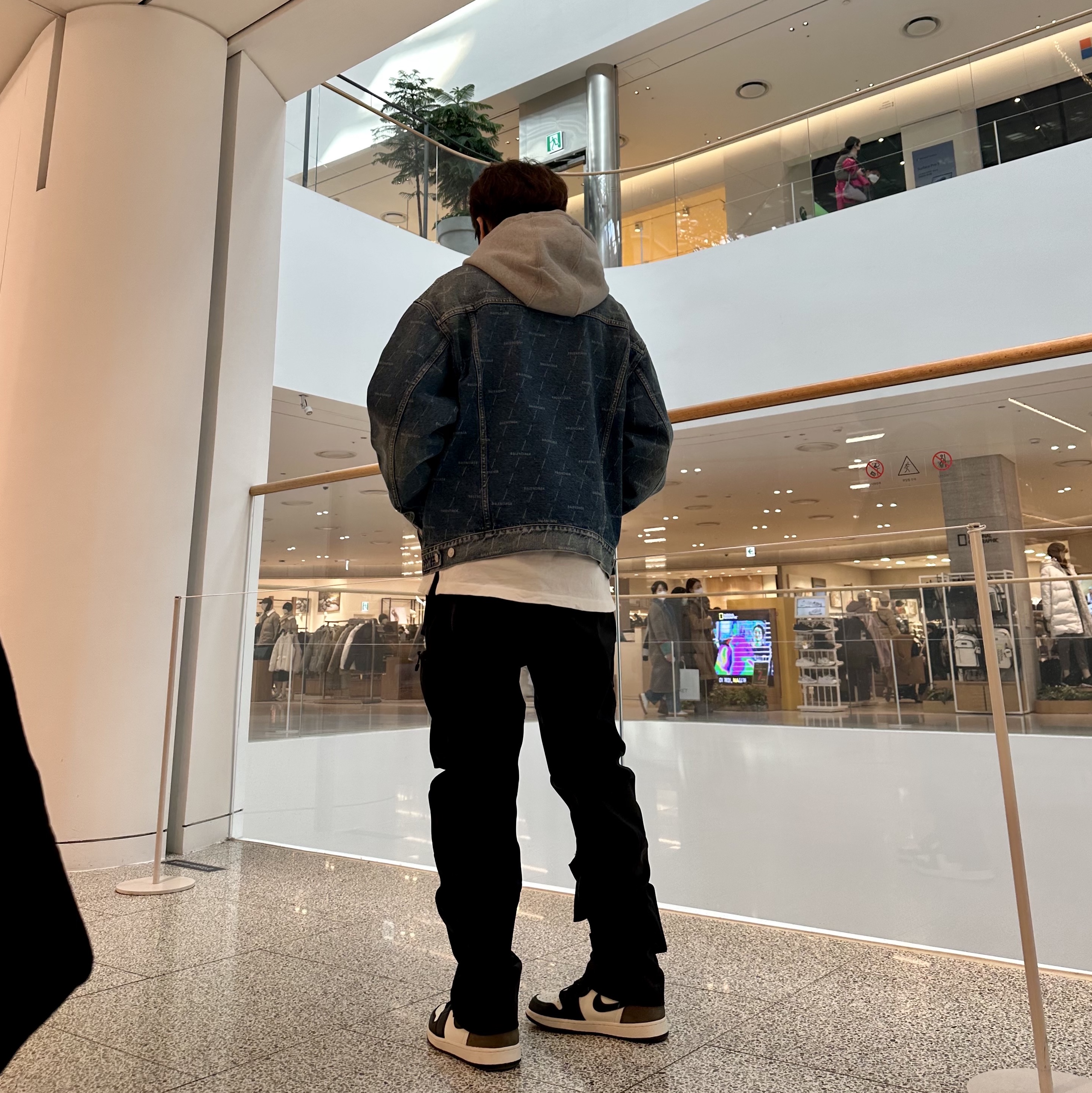 Jordan 1 Retro High OG Black Mocha, Undermycar Bucky Multi Pocket Dynamic Pants Rookie Black - 22SS 착용 스타일 - 2