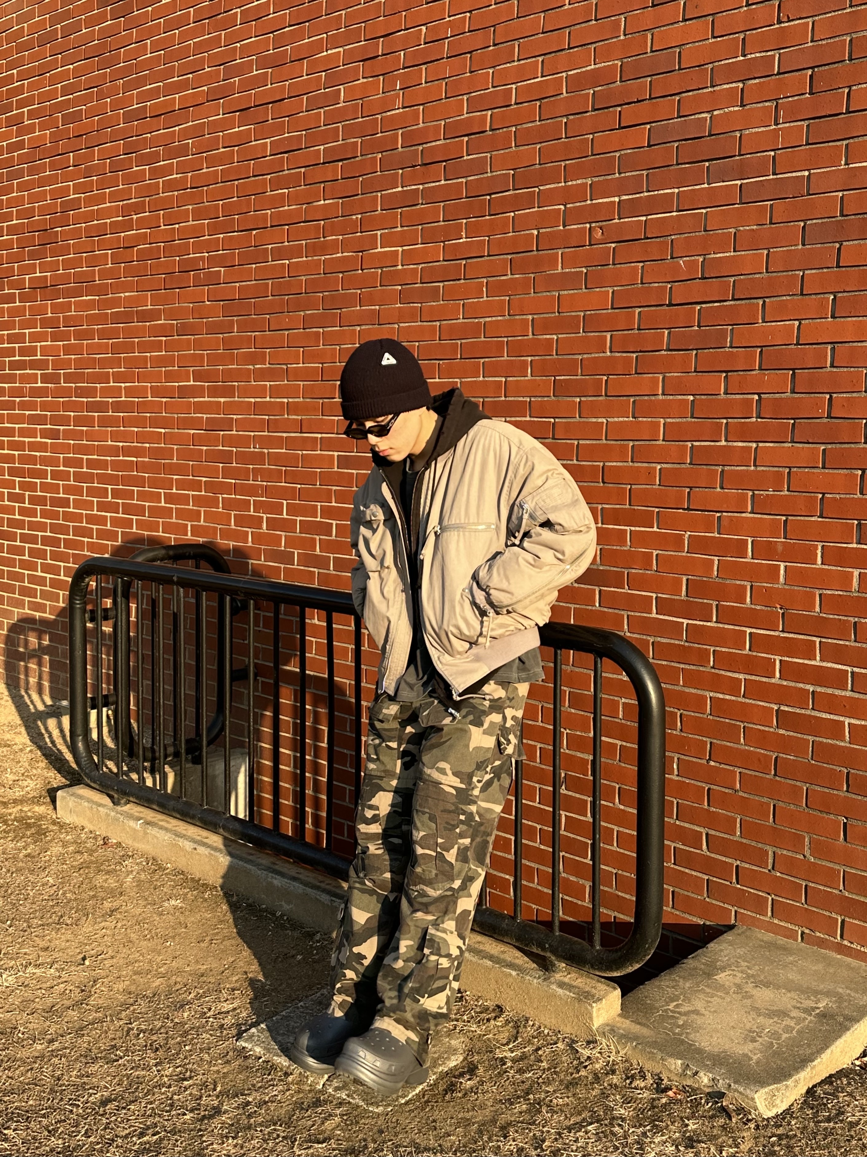 Balenciaga x Crocs Rubber Boot Grey, Palace Head Top Beanie Black - 21FW 착용 스타일 - 5