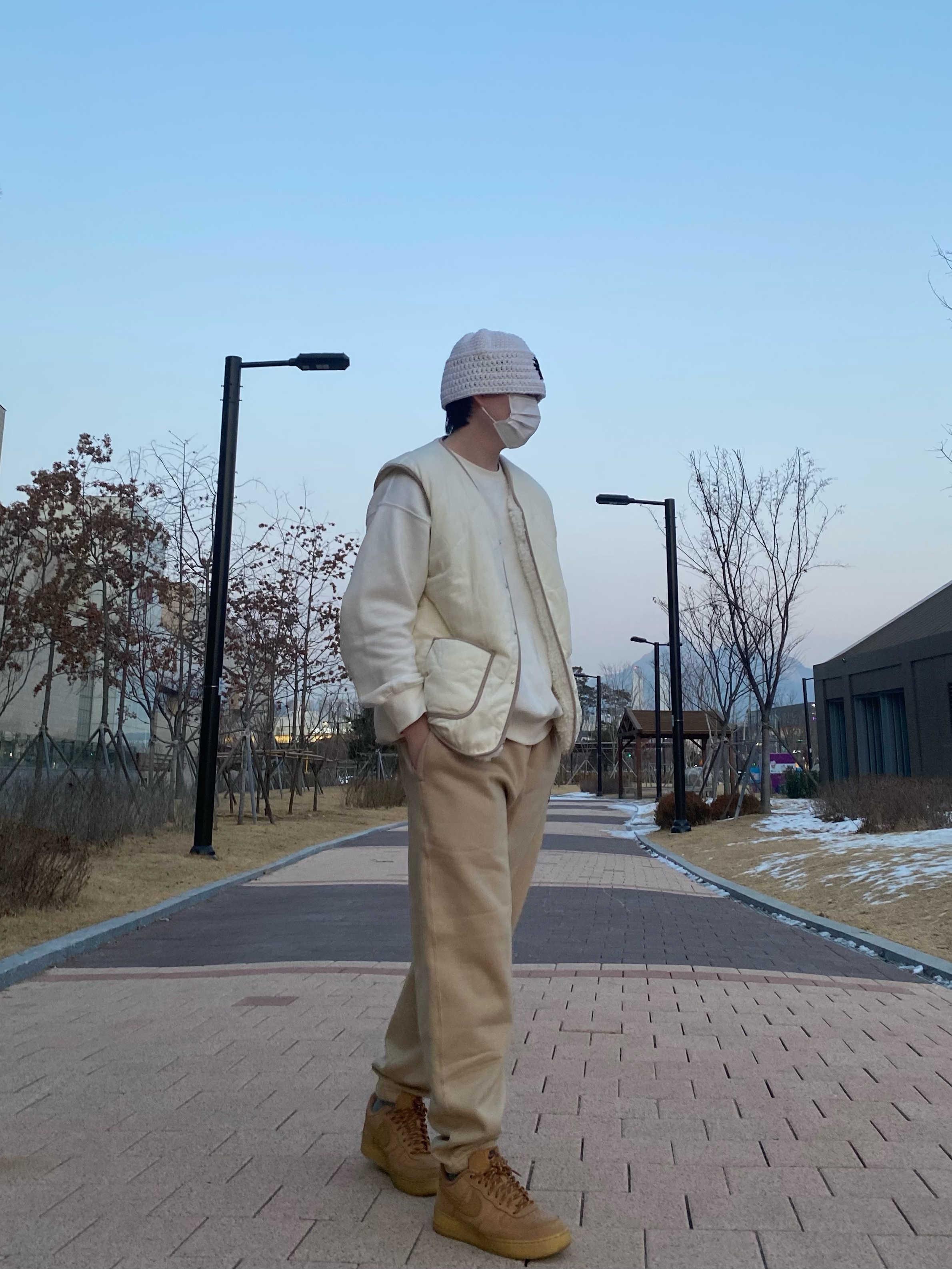 Nike Air Force 1 '07 WB Flax, Nike x Billie Eilish NRG Fleece Pants Mushroom - Asia 착용 스타일 - 2