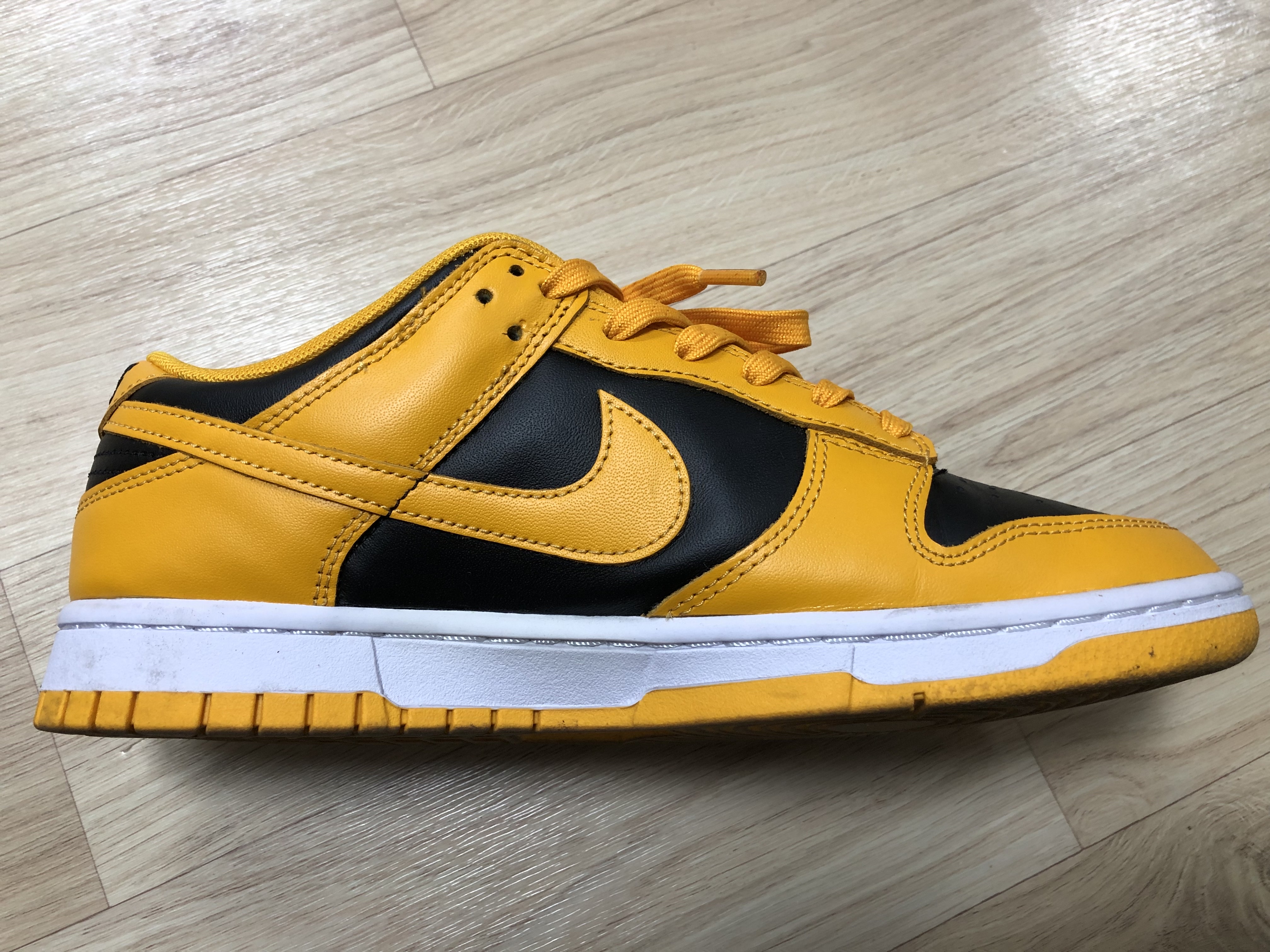 Nike Dunk Low Retro Championship Goldenrod 착용 스타일