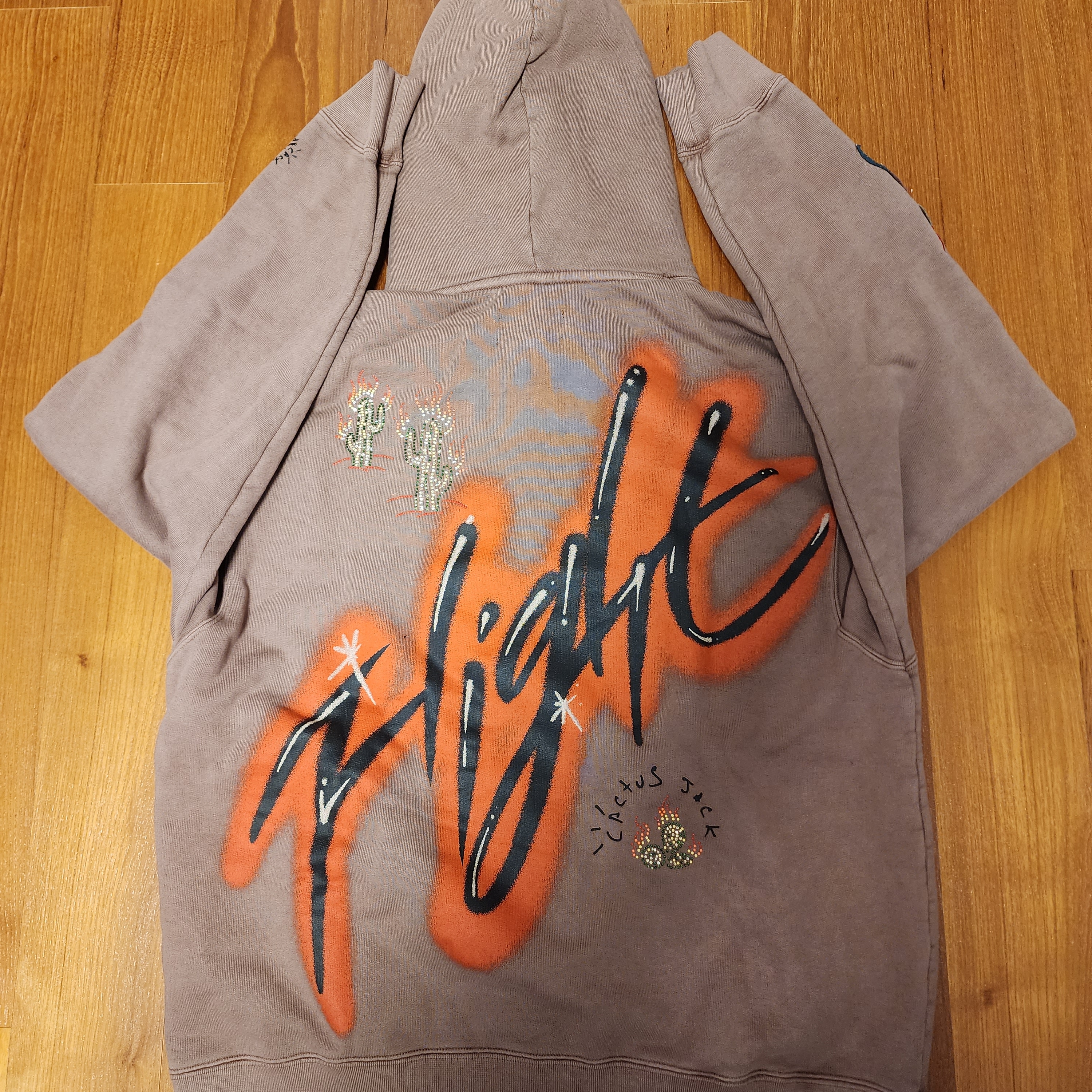 Jordan x Travis Scott Hoodie Antique Brown - US/EU 착용 스타일 - 2