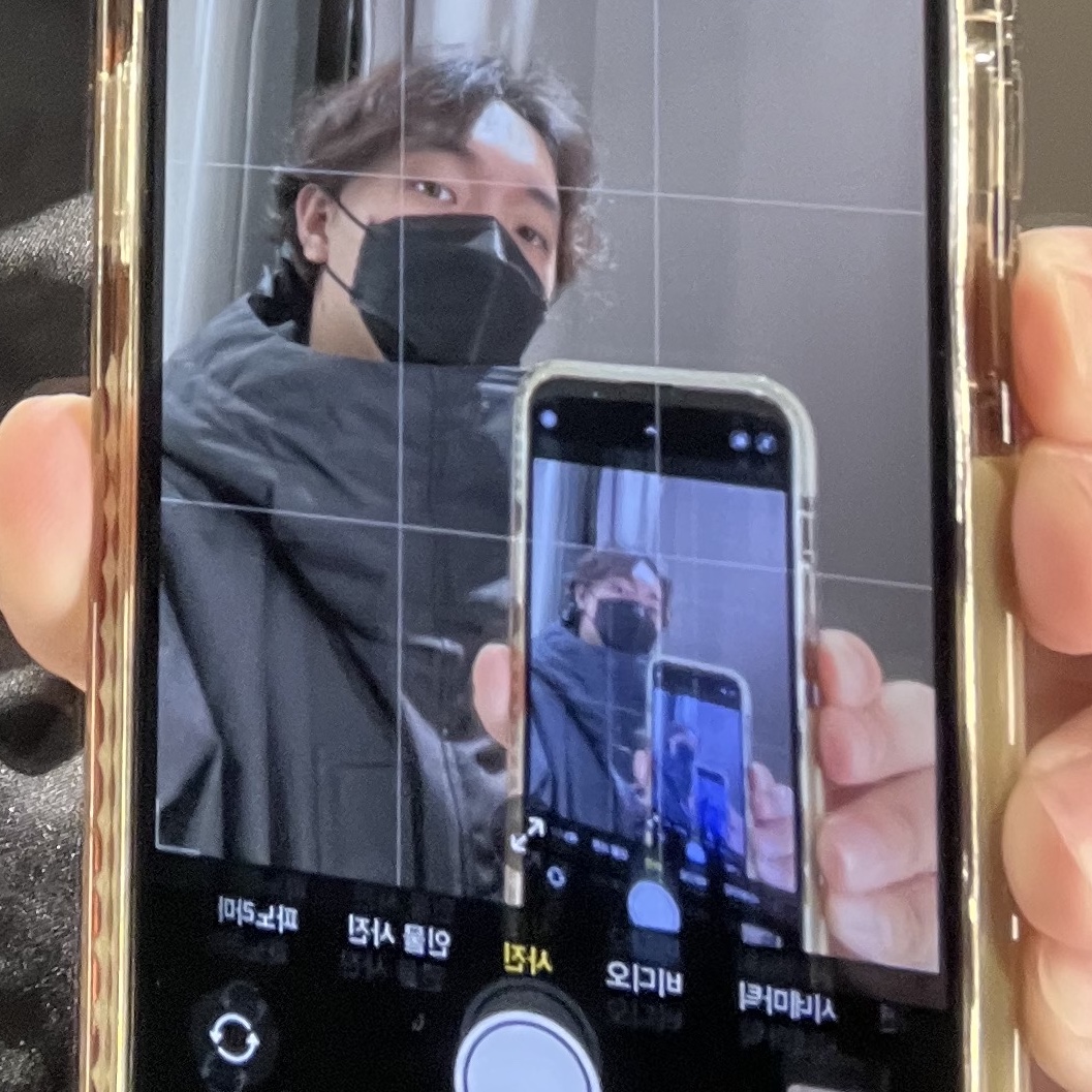 Casetify x Ader Error Ader Sticker iPhone Case 착용 스타일 - 2