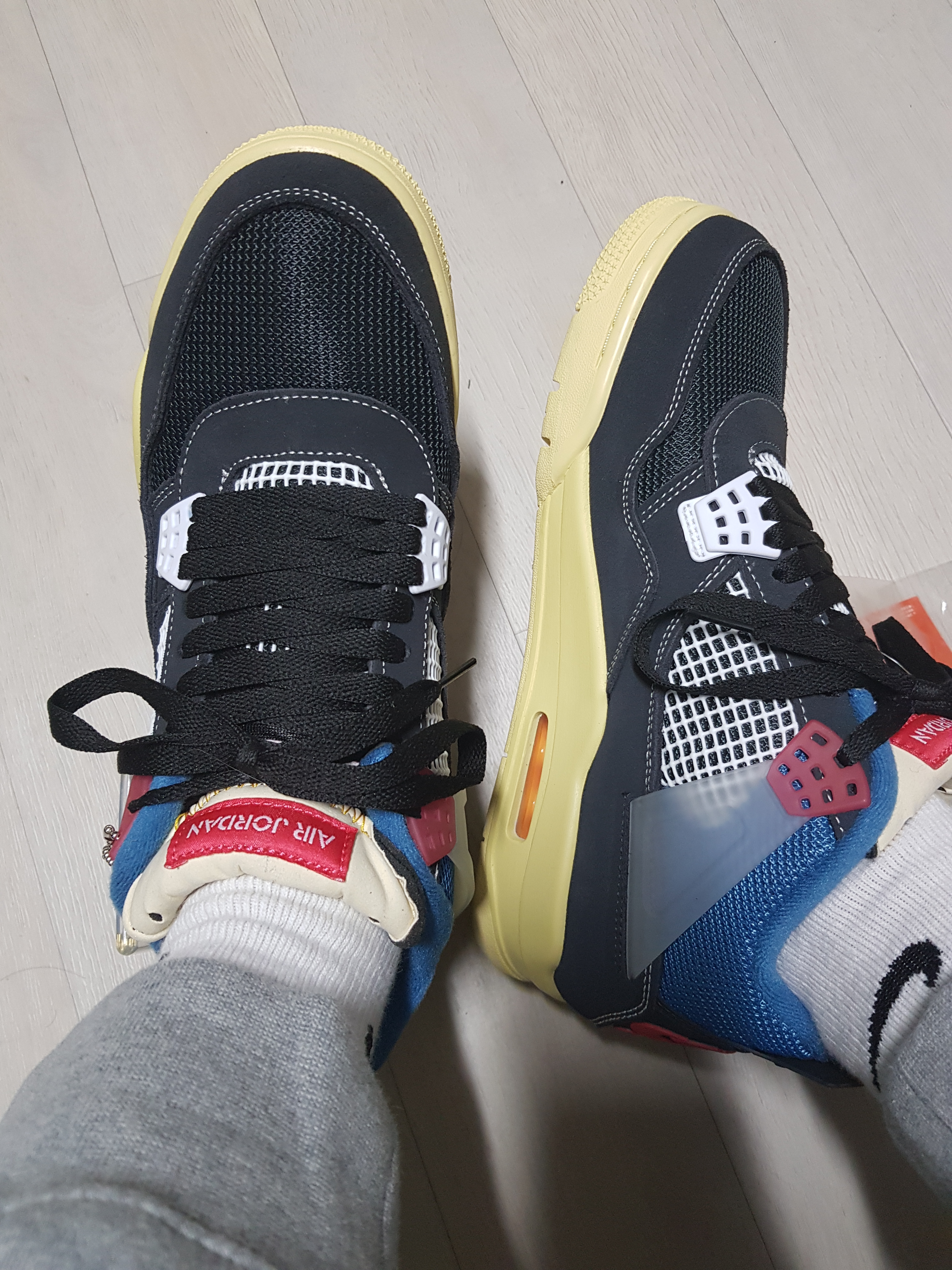 Jordan 4 x Union Retro Off Noir 착용 스타일
