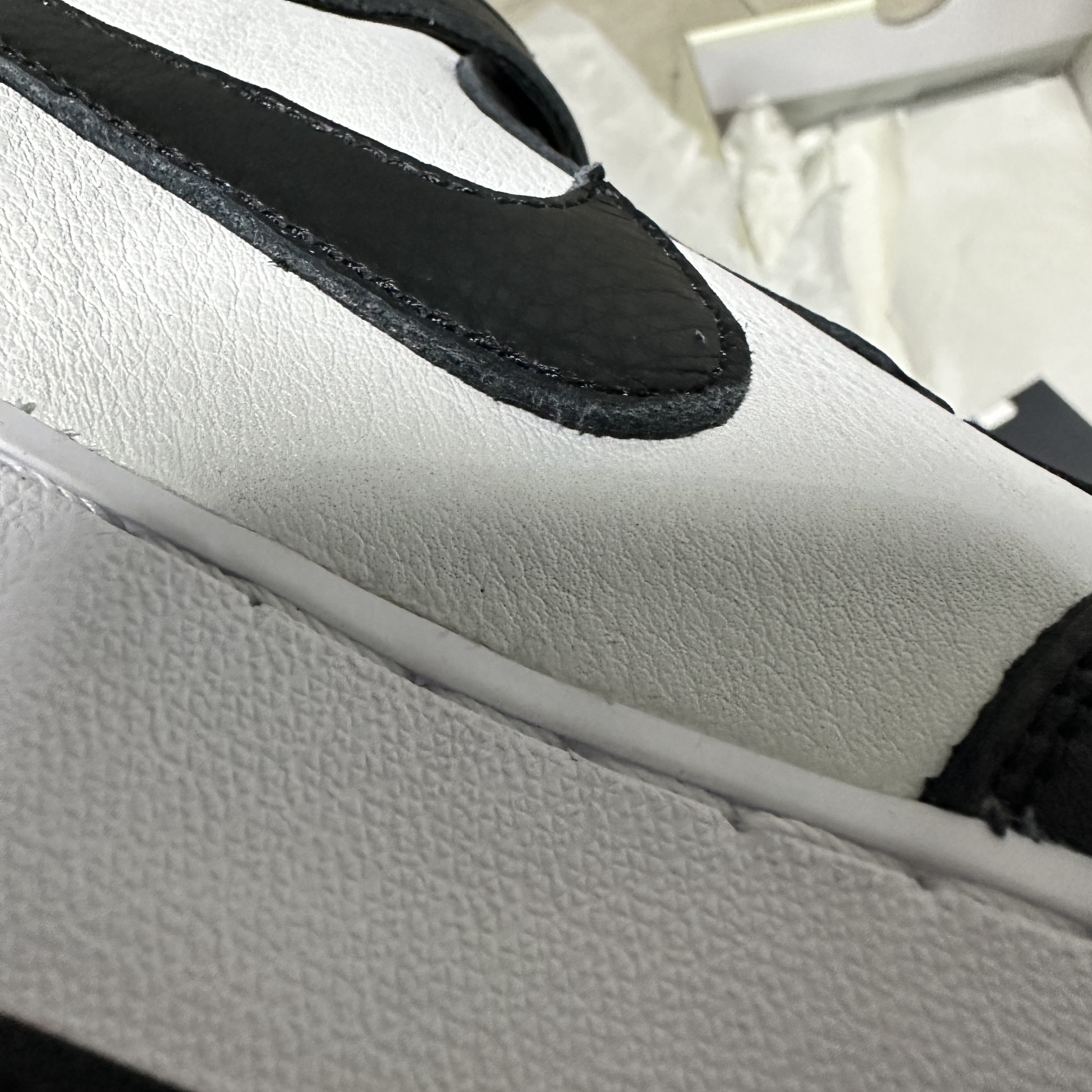 Nike x Stussy Air Force 1 '07 Mid SP Black and Light Bone 착용 스타일 - 1