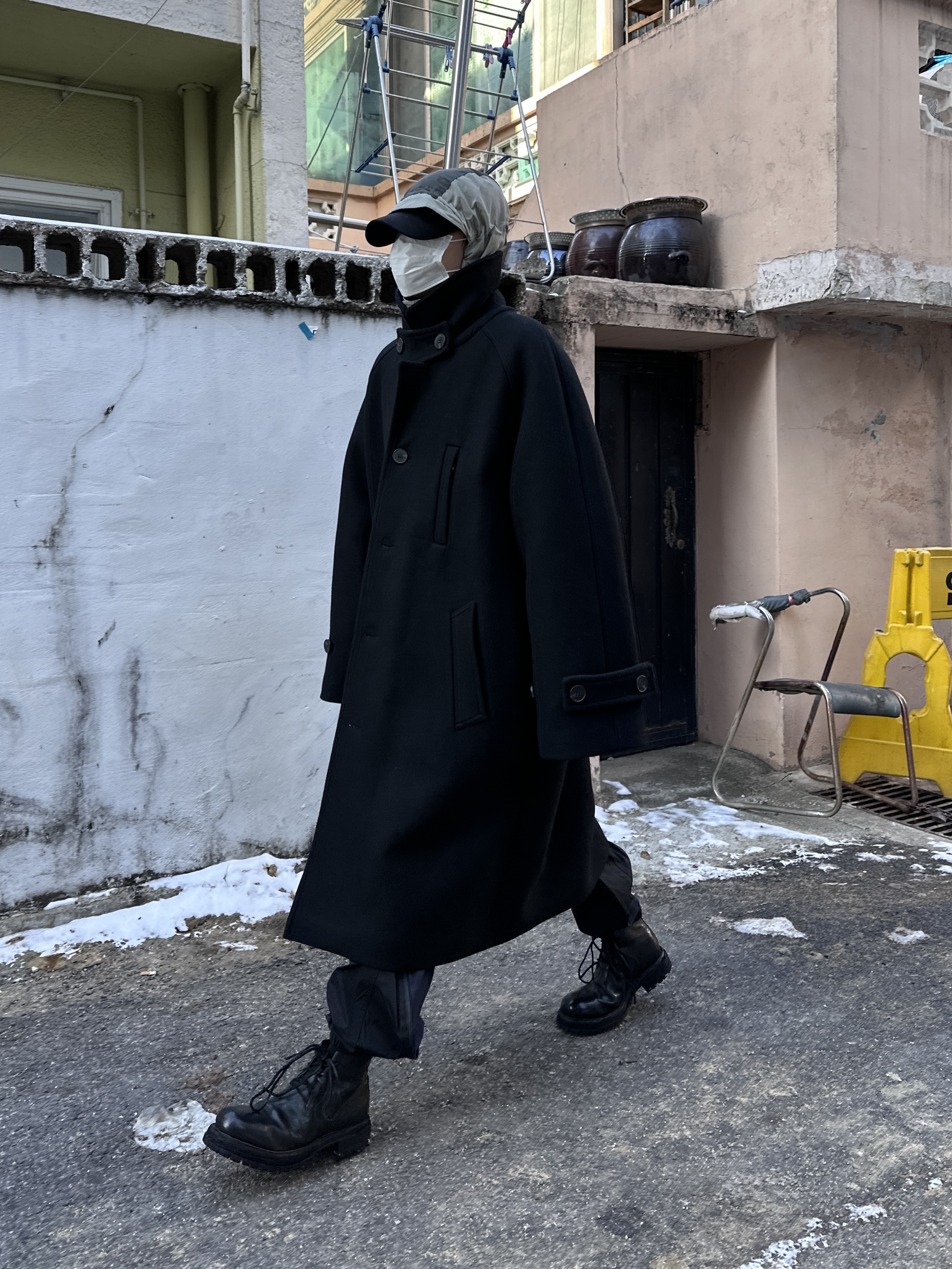 Undermycar Rikan Multi Pocket Casual Jacket London Fog - 21FW, Undermycar Majanne Multi Button Oversized Wool Coat Black Oyster - 21FW 착용 스타일