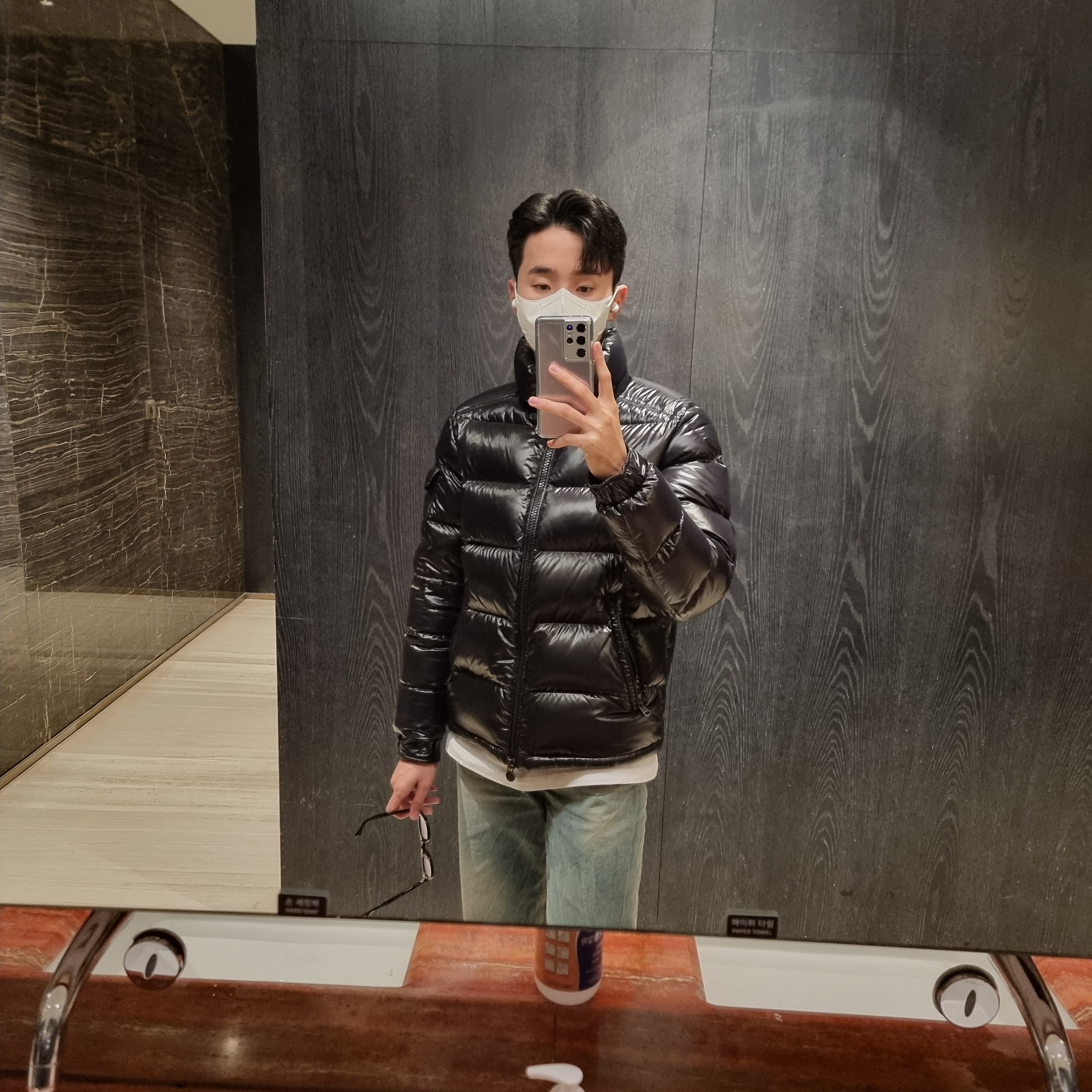 Moncler Maya Short Down Jacket Black - 22FW 착용 스타일