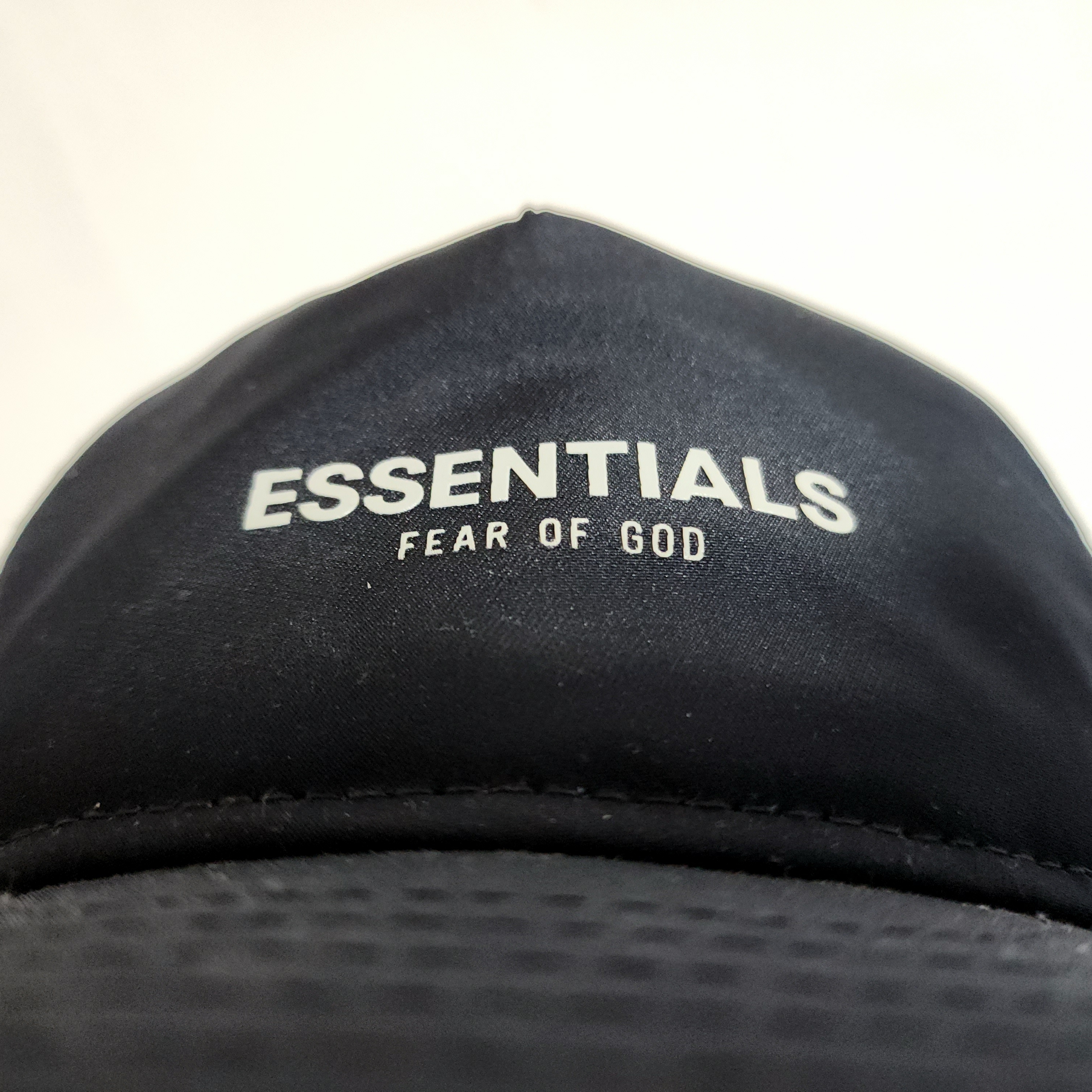 Essentials x New Era Retro Crown Strapback Navy 착용 스타일