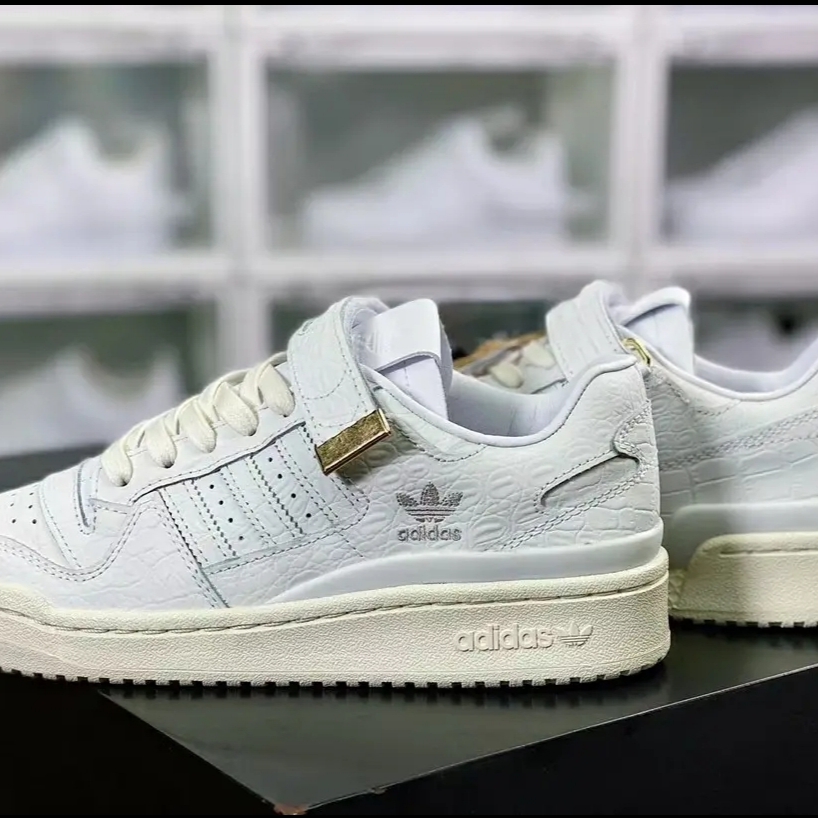 Adidas Forum 84 Low Premium Leather White 착용 스타일