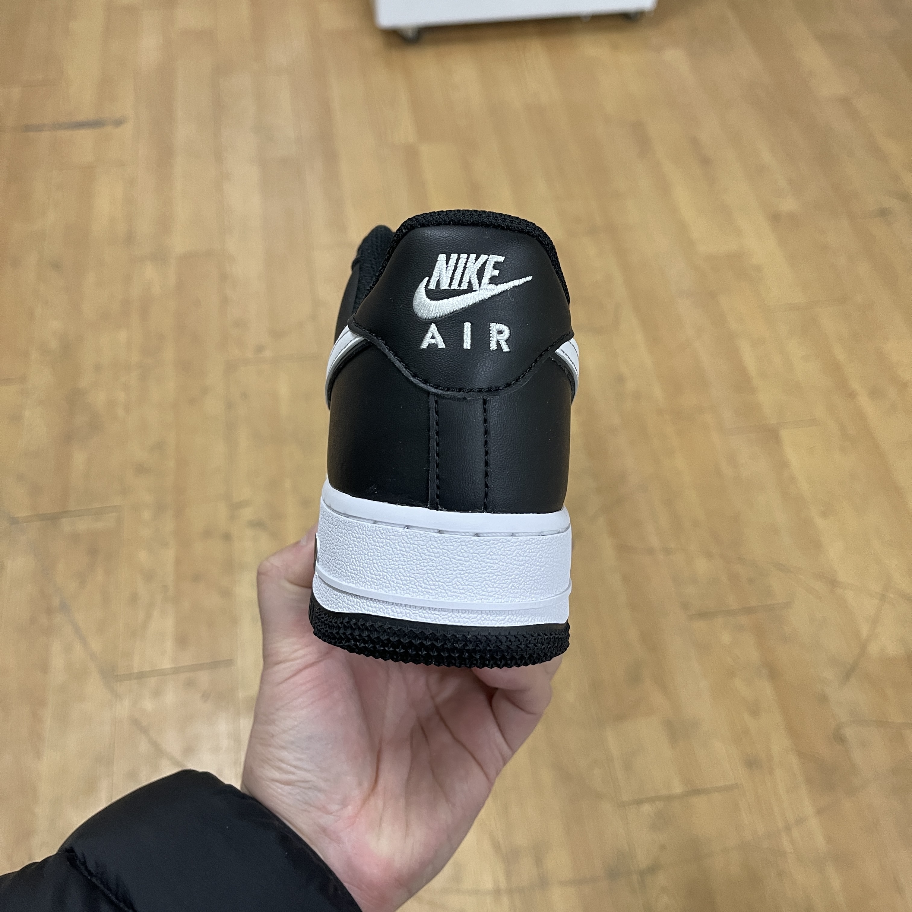 Nike Air Force 1 '07 Black White 착용 스타일 - 5