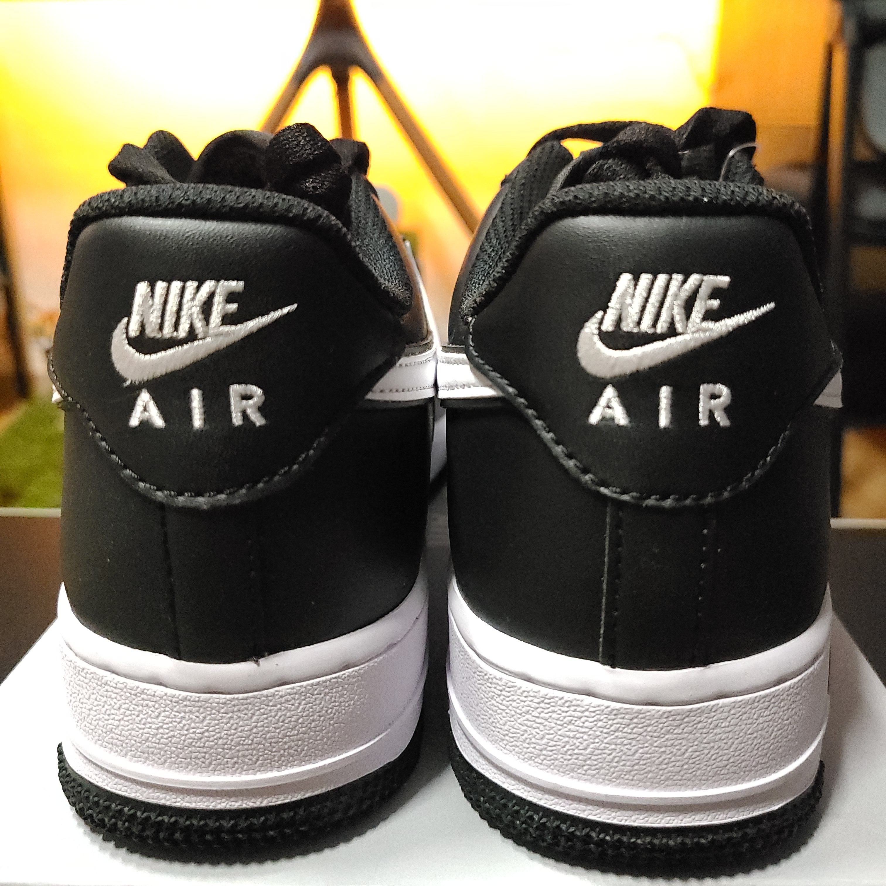 Nike Air Force 1 '07 Black White 착용 스타일 - 5