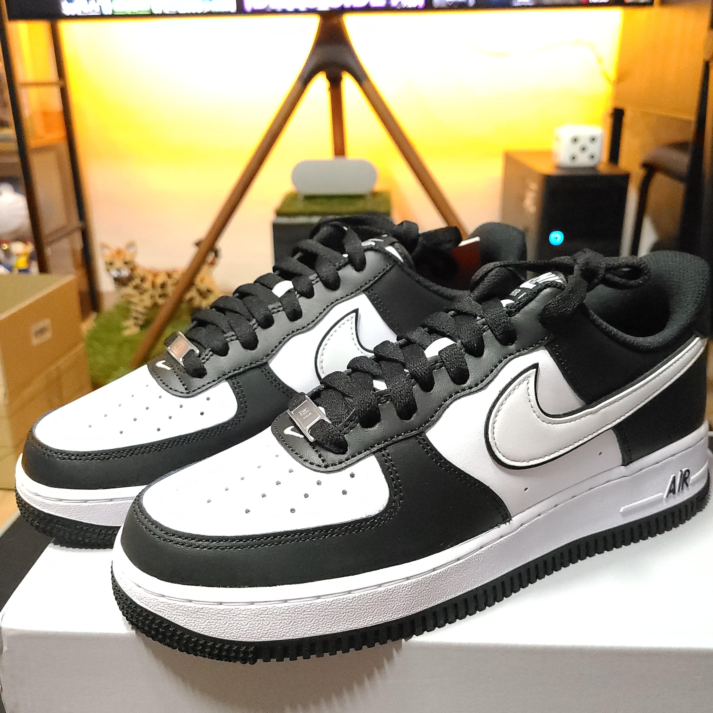 Nike Air Force 1 '07 Black White 착용 스타일 - 1