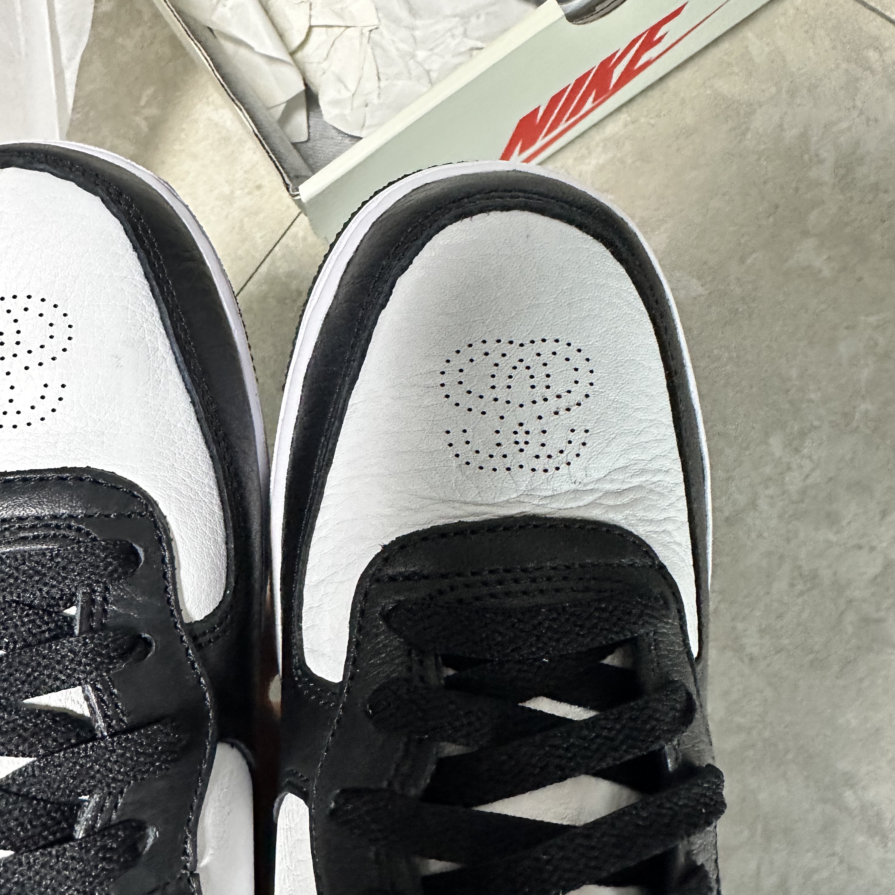 Nike x Stussy Air Force 1 '07 Mid SP Black and Light Bone 착용 스타일 - 5