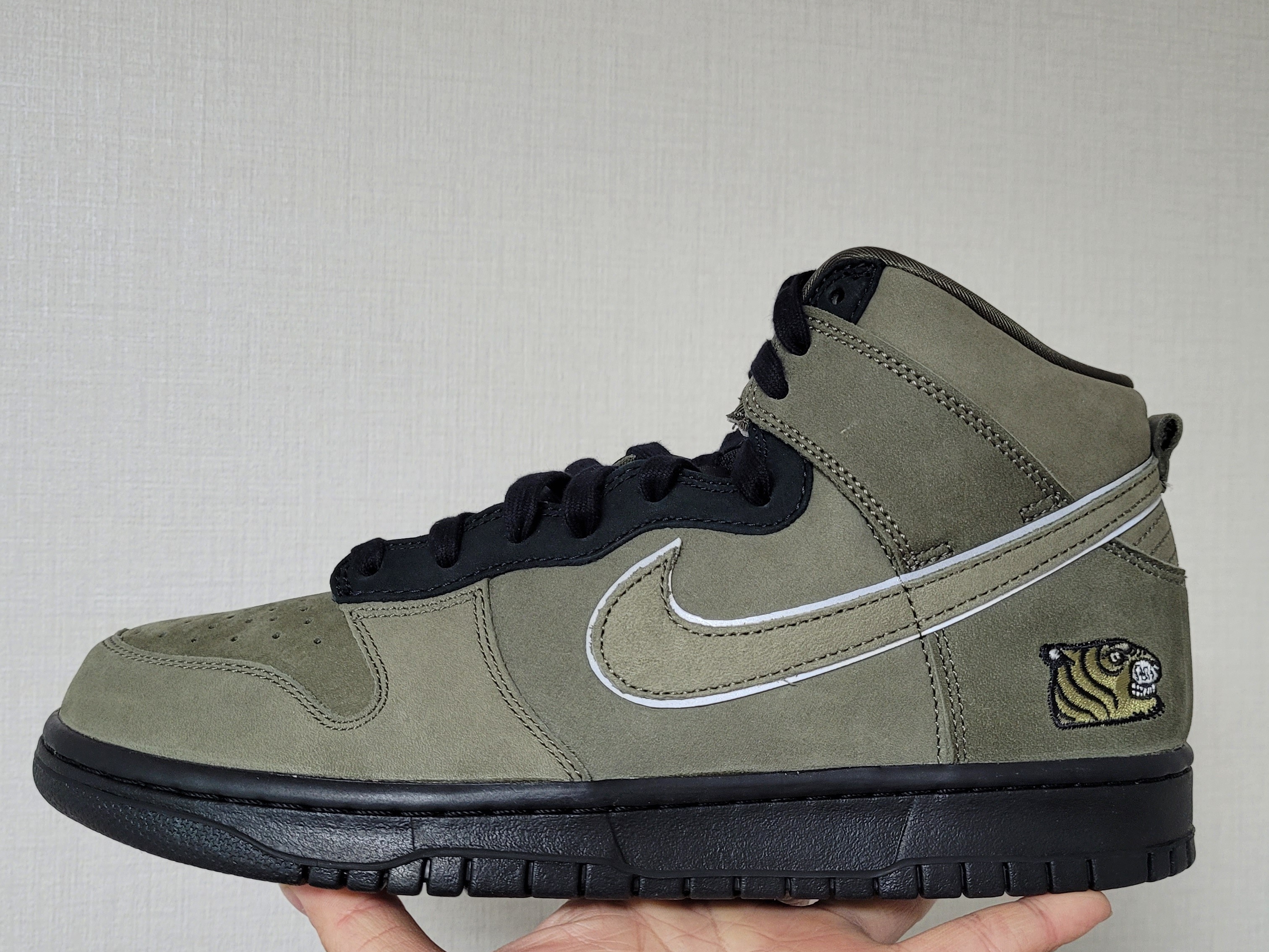 Nike x Soulgoods SB Dunk High '90s Medium Olive 착용 스타일