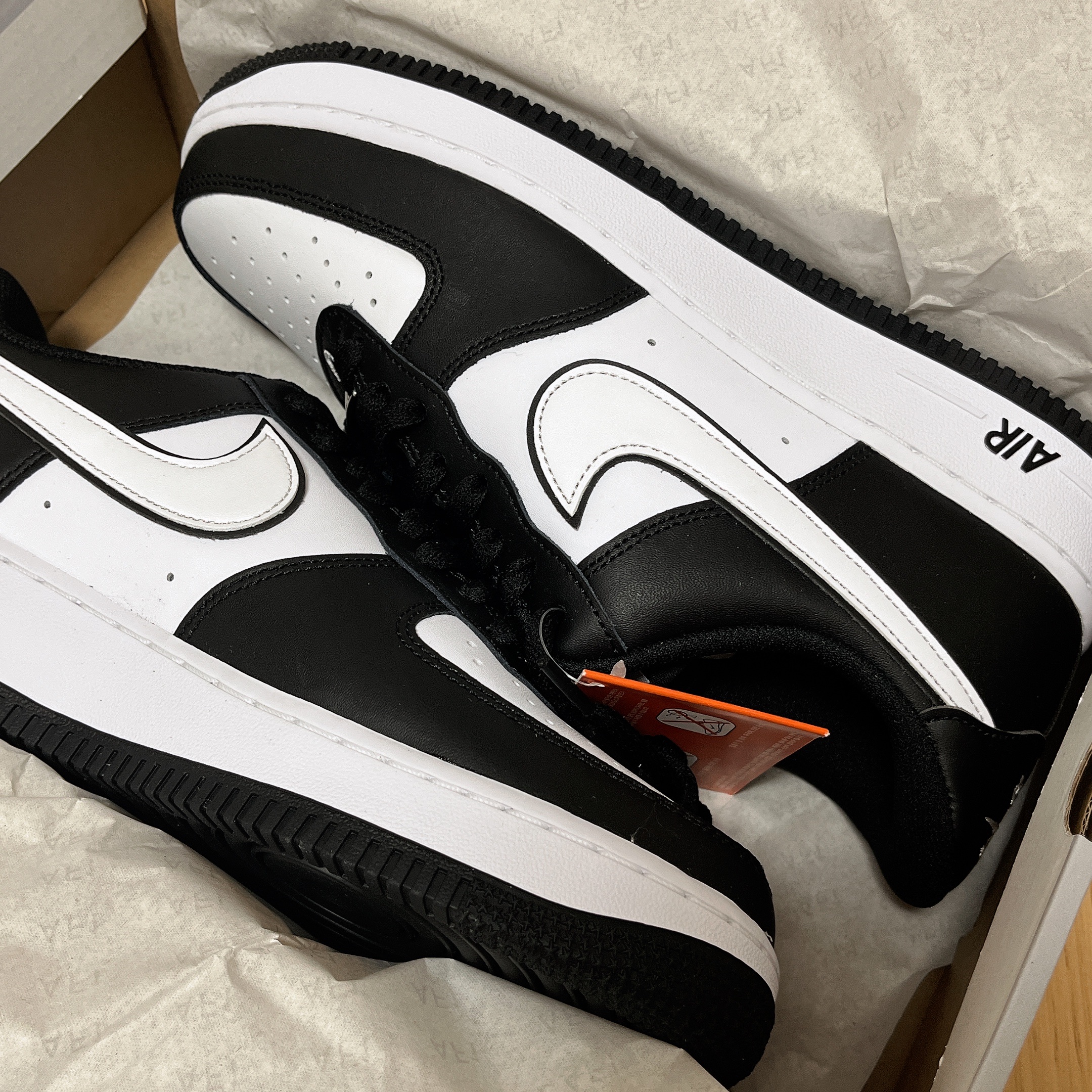 Nike Air Force 1 '07 Black White 착용 스타일