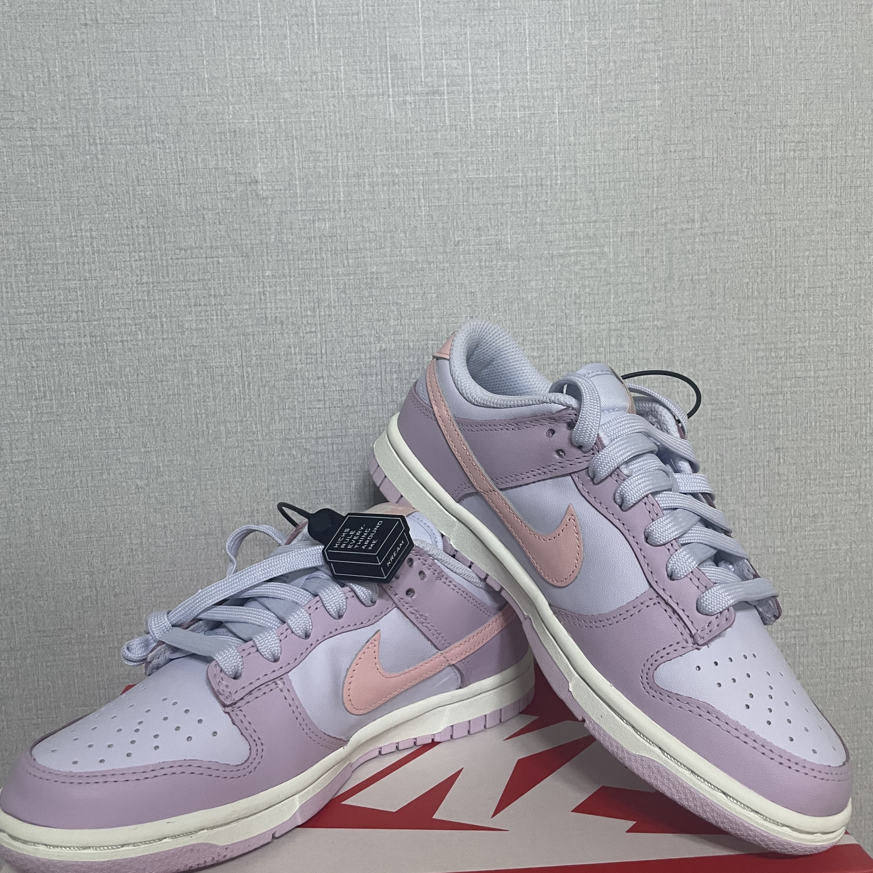 (W) Nike Dunk Low Atmosphere Pink 착용 스타일 - 1