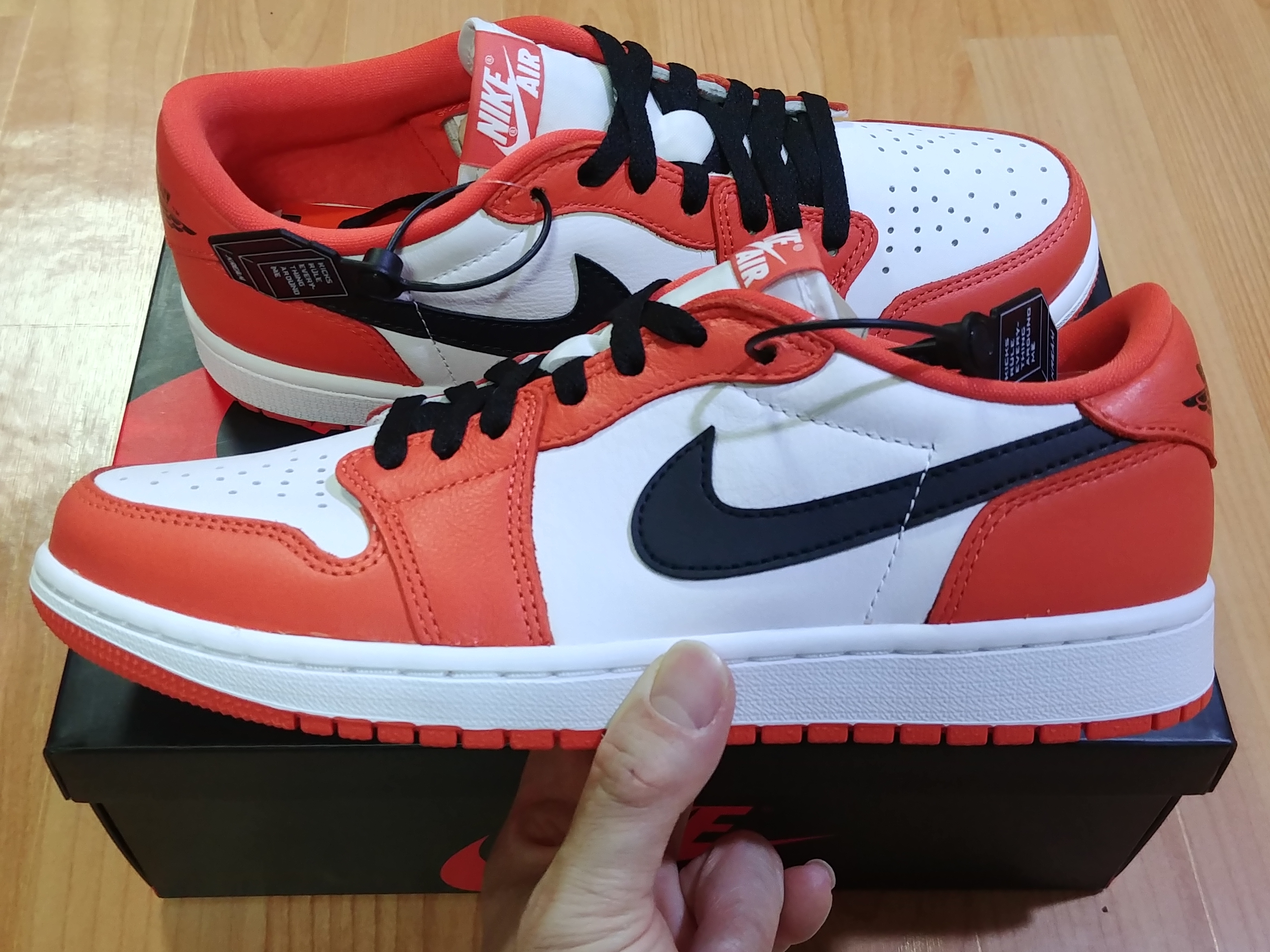 Jordan 1 Low OG Starfish 착용 스타일 - 1