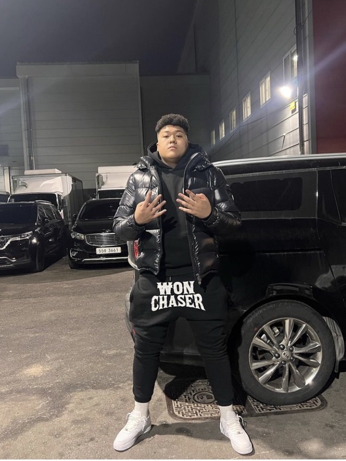 Won Chaser Chaser Sweatpants Black 착용 스타일