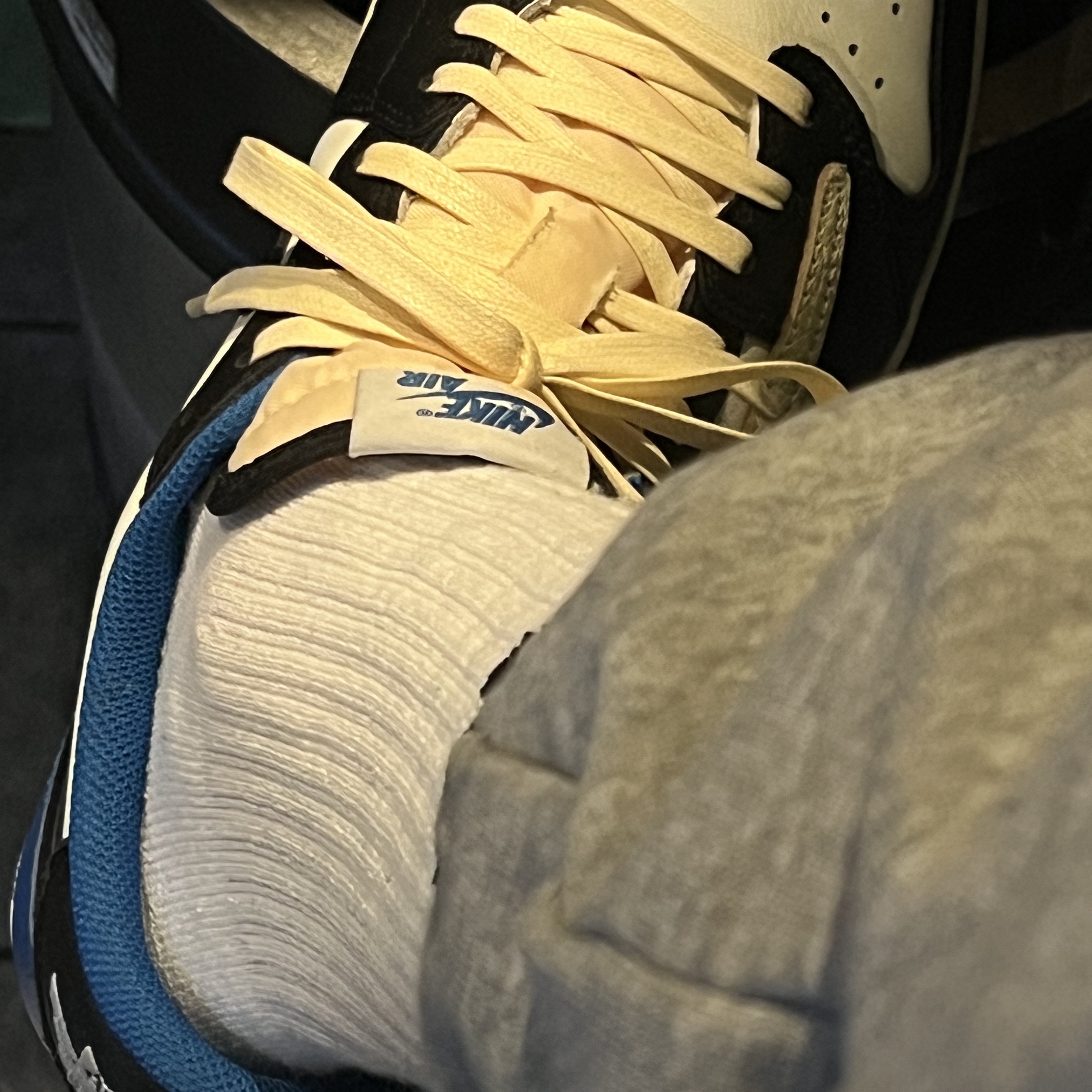 Jordan 1 x Travis Scott x Fragment Retro Low OG SP Military Blue 착용 스타일 - 2