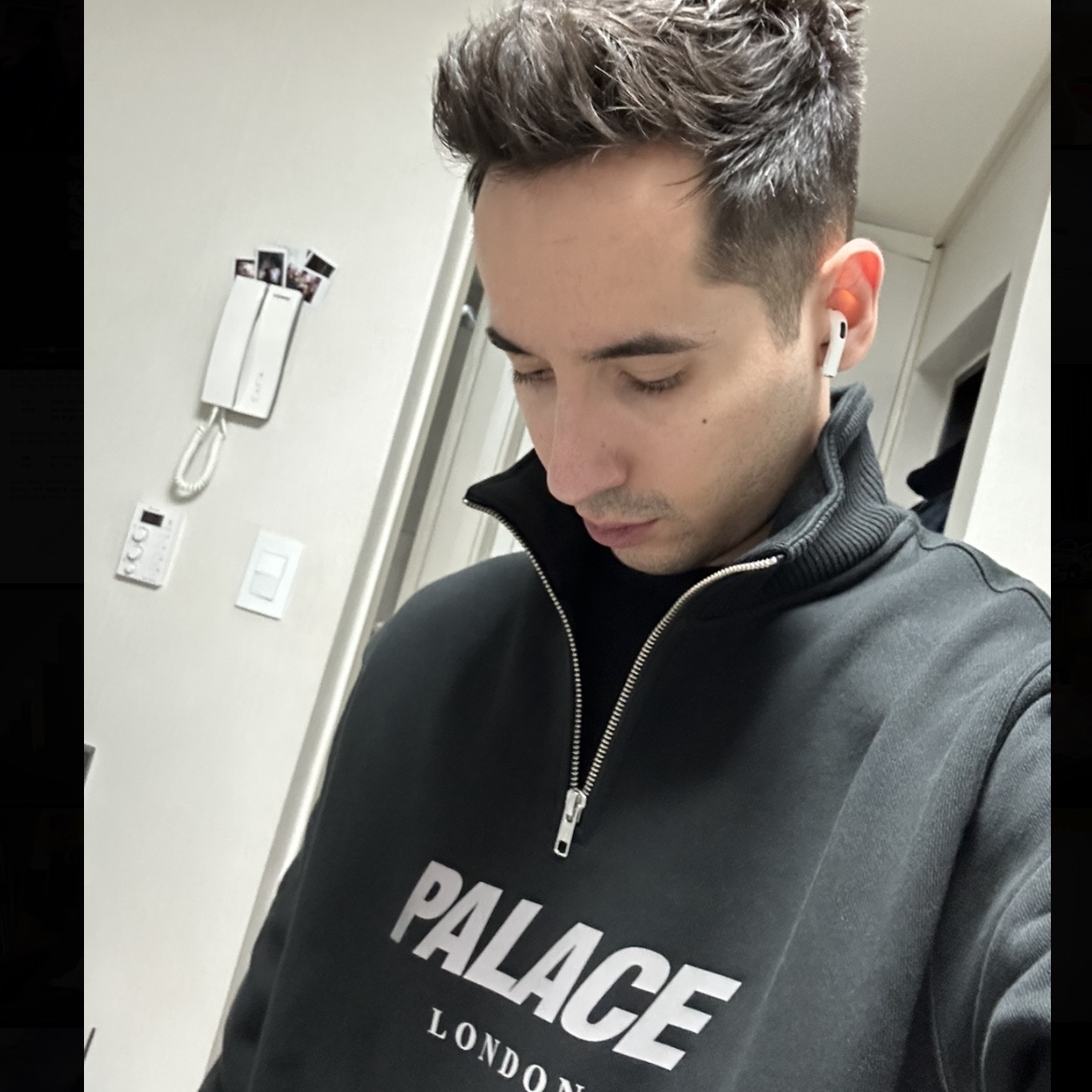 Palace Rib 1/4 Zip Funnel Black - 22FW 착용 스타일