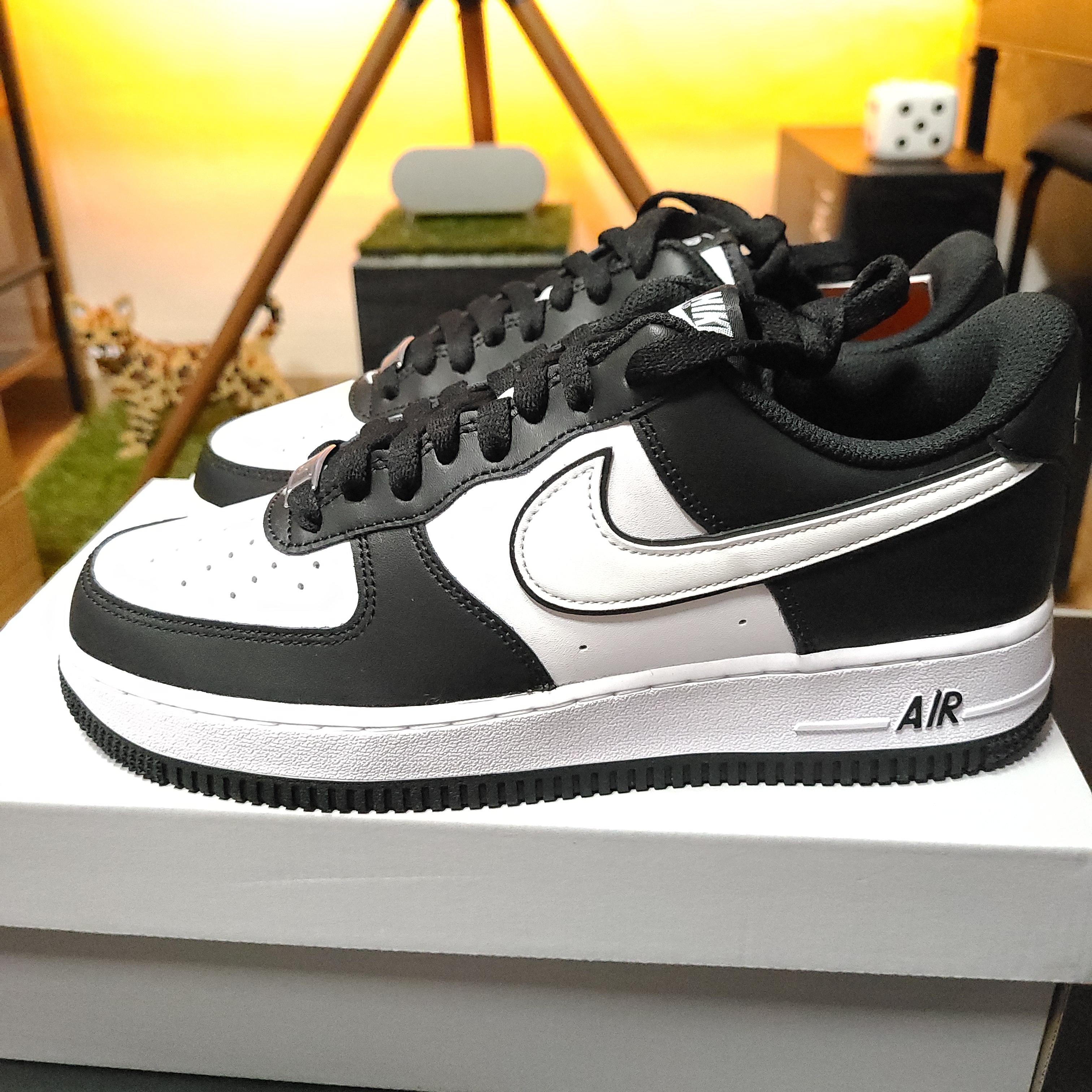 Nike Air Force 1 '07 Black White 착용 스타일 - 4