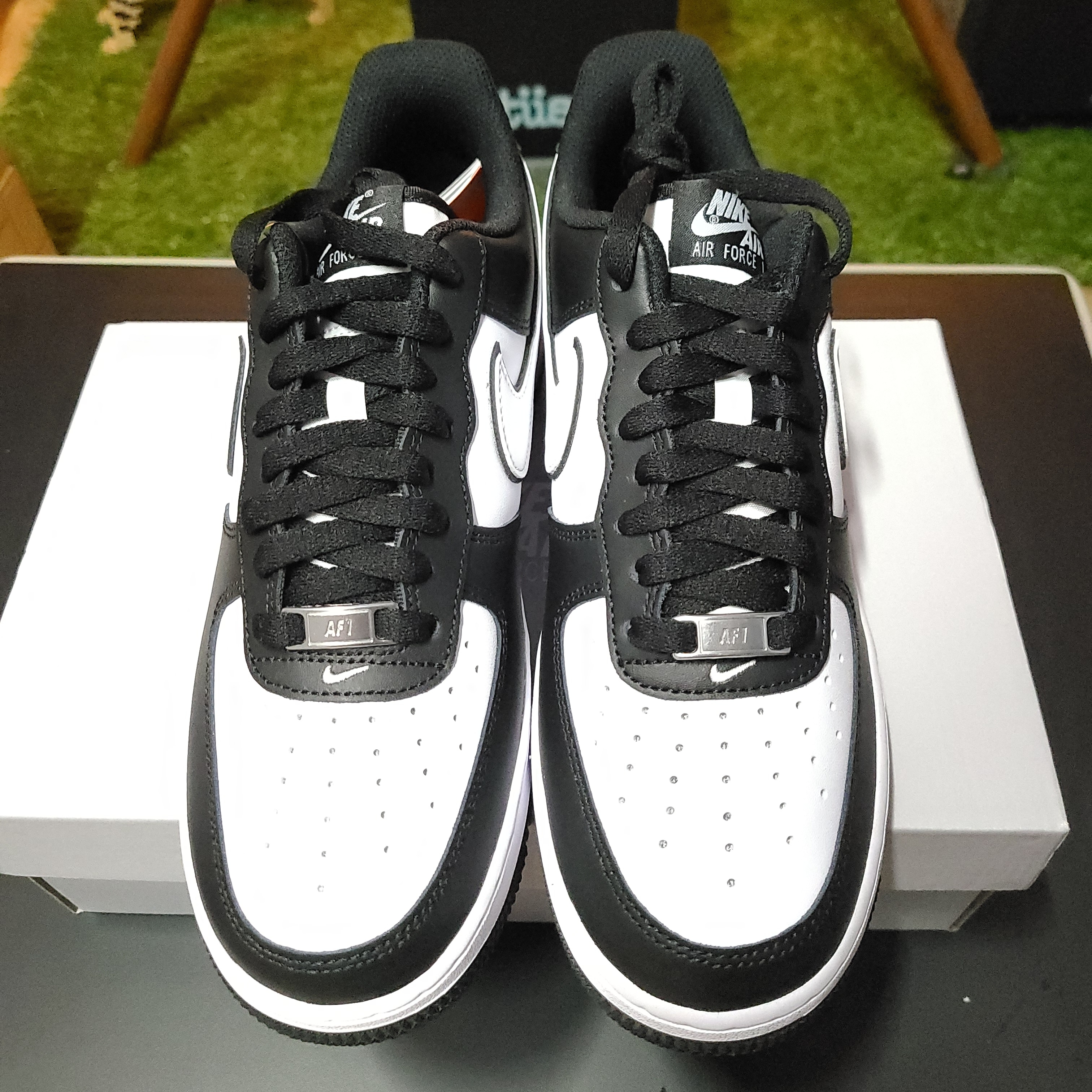 Nike Air Force 1 '07 Black White 착용 스타일 - 3