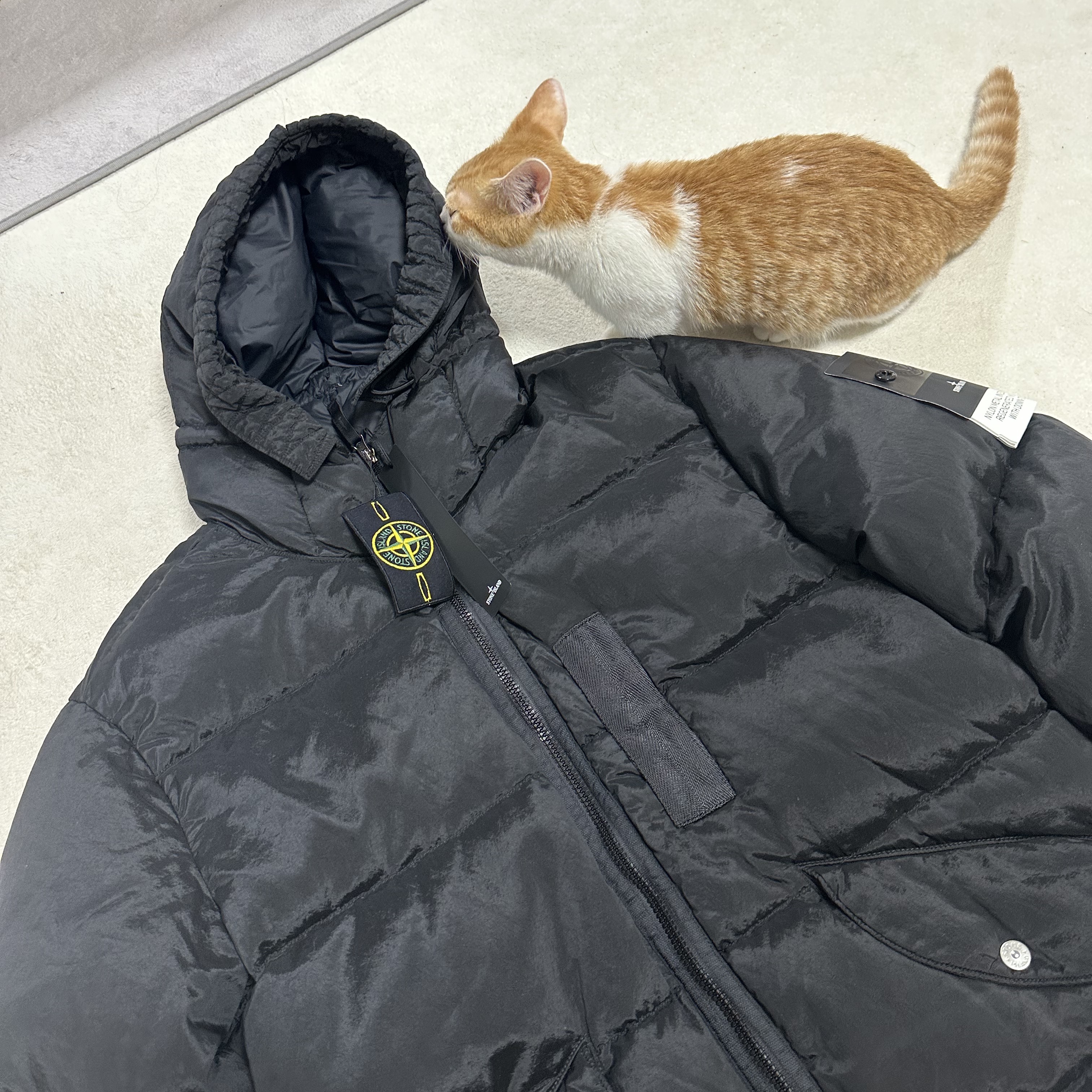 Stone Island 43619 Nylon Metal Econyl Regenerated Nylon Down Jacket Black - 22FW 착용 스타일 - 1