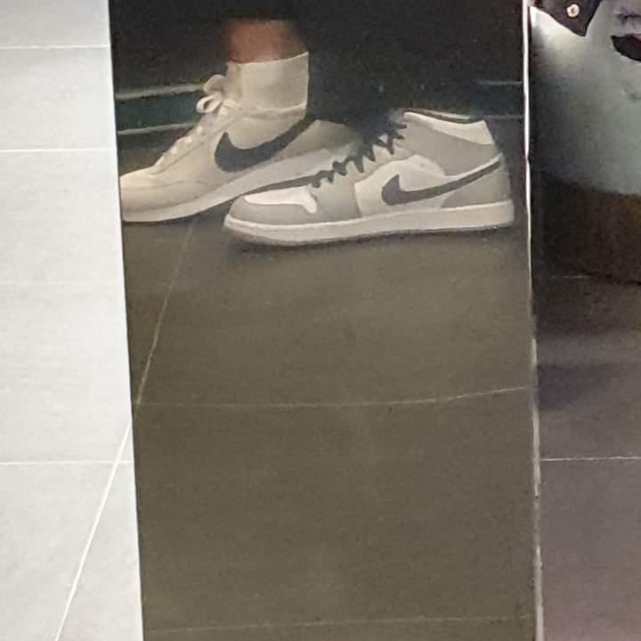 Jordan 1 Mid Light Smoke Grey 착용 스타일