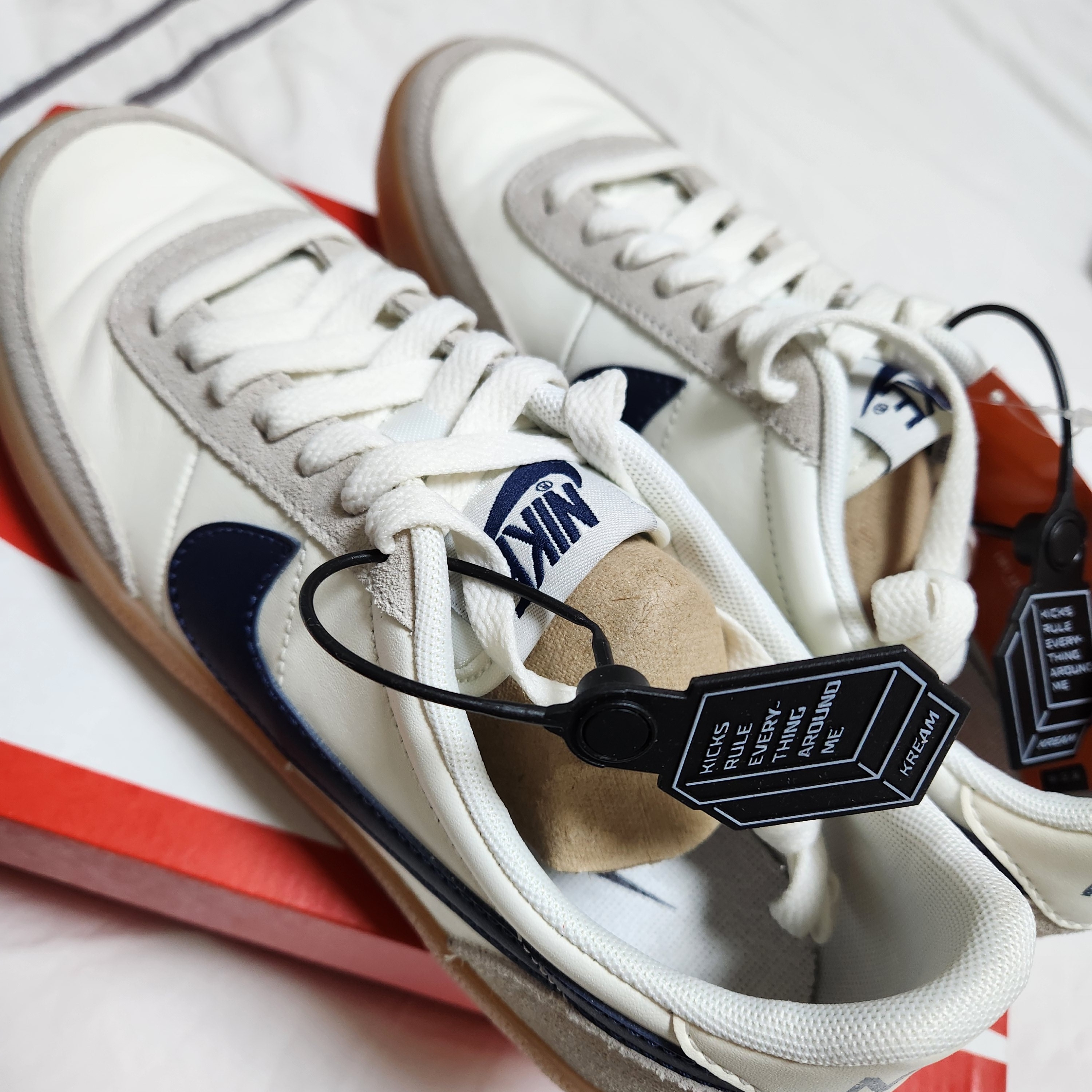 Nike x J.Crew Killshot 2 Sail Midnight Navy 착용 스타일
