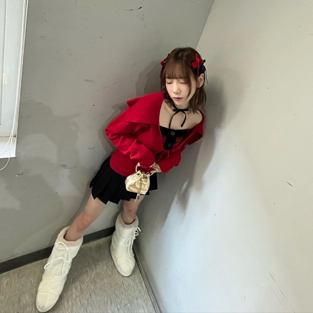(W) Moon Boot Icon Faux Fur Boots White 착용 스타일 - 2