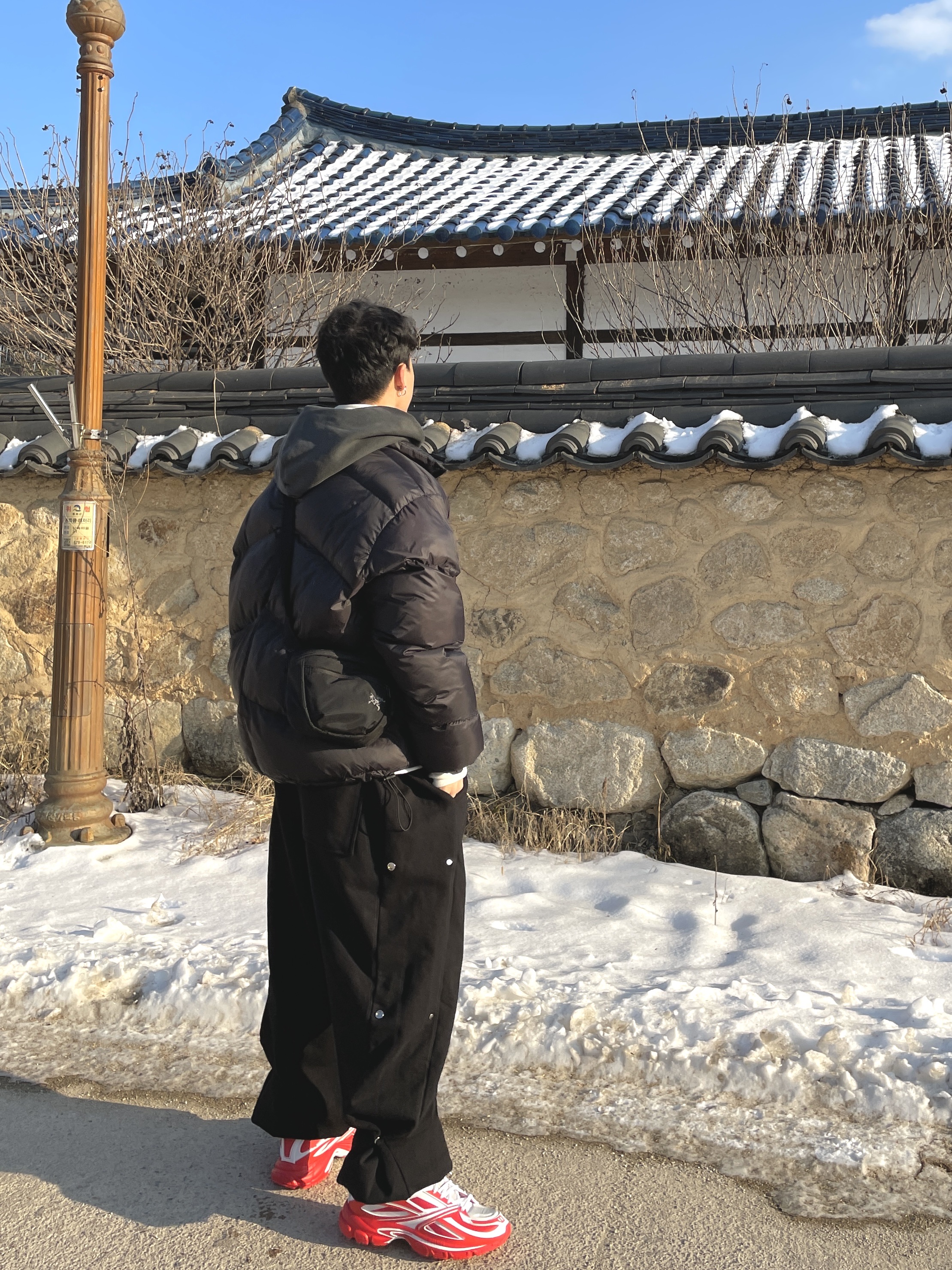 Reebok x Kanghyuk Premier Road Modern Mid White Red, Arc'teryx Mantis 1 Waistpack Black 착용 스타일