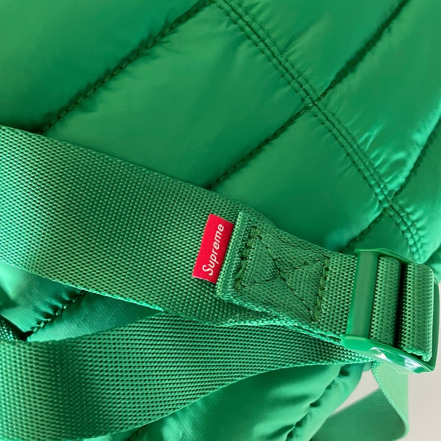 Supreme Puffer Backpack Green - 22FW 착용 스타일 - 5